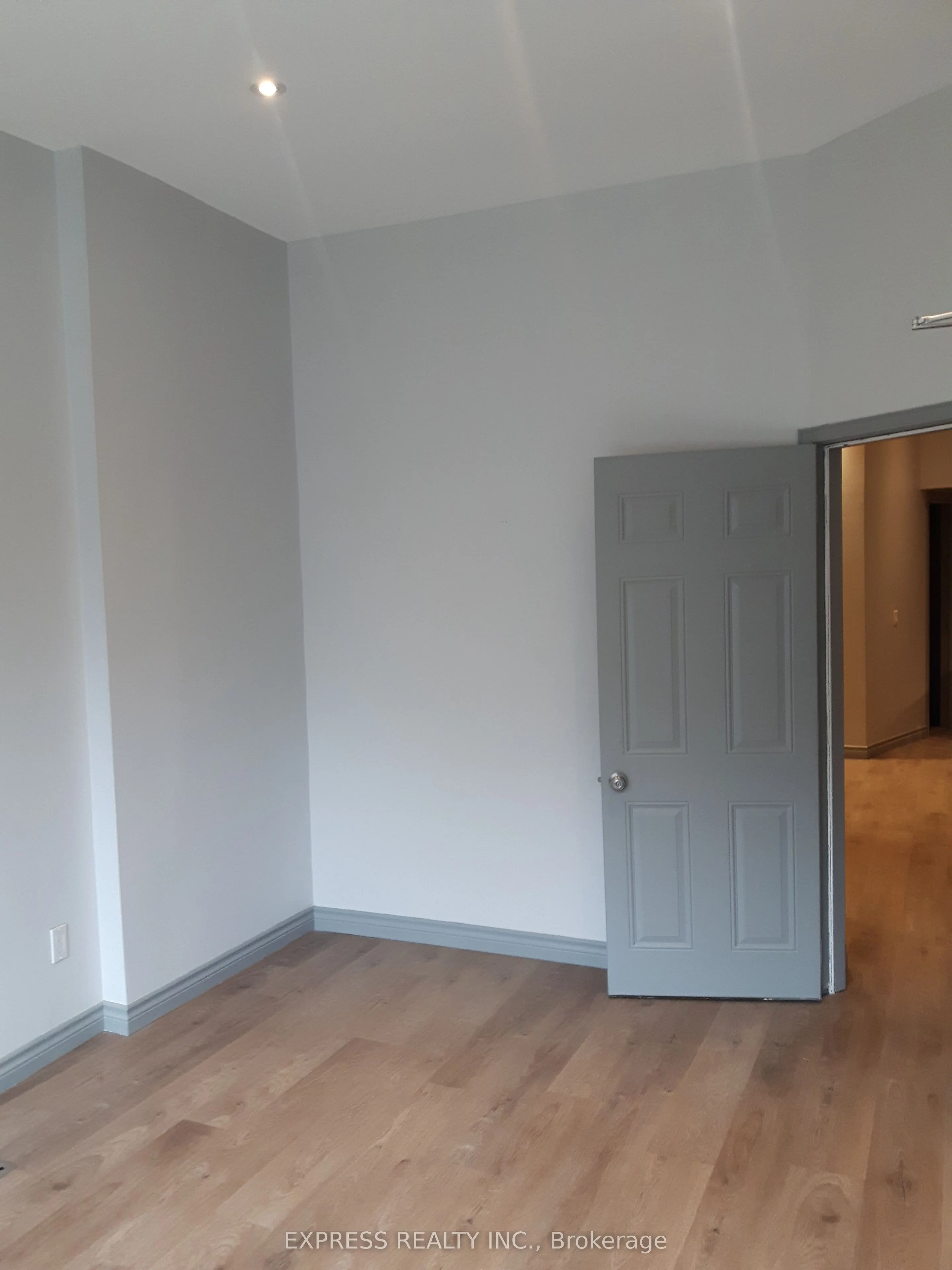 304 Broadview Avenue E, #Upper