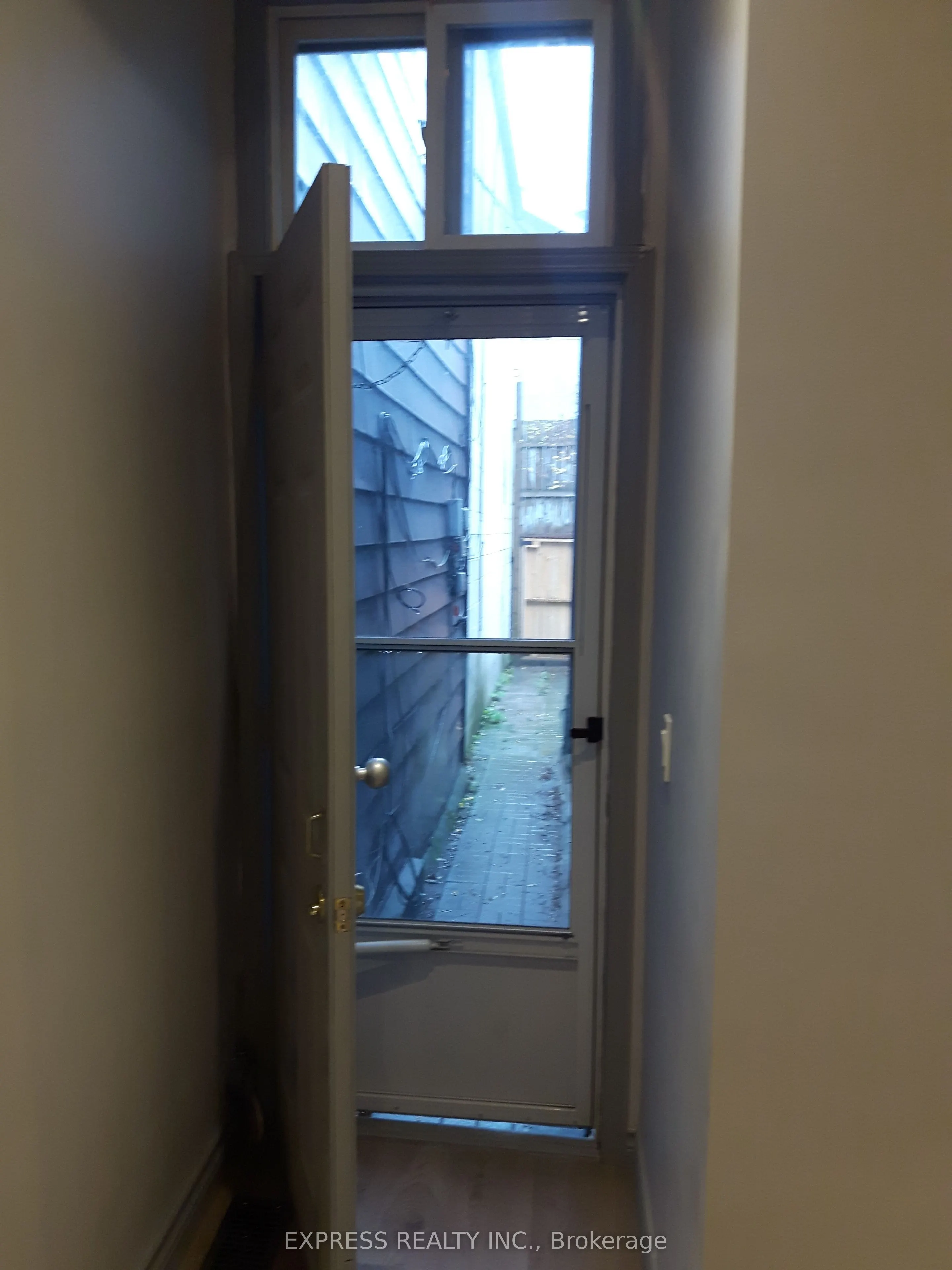 304 Broadview Avenue E, #Upper
