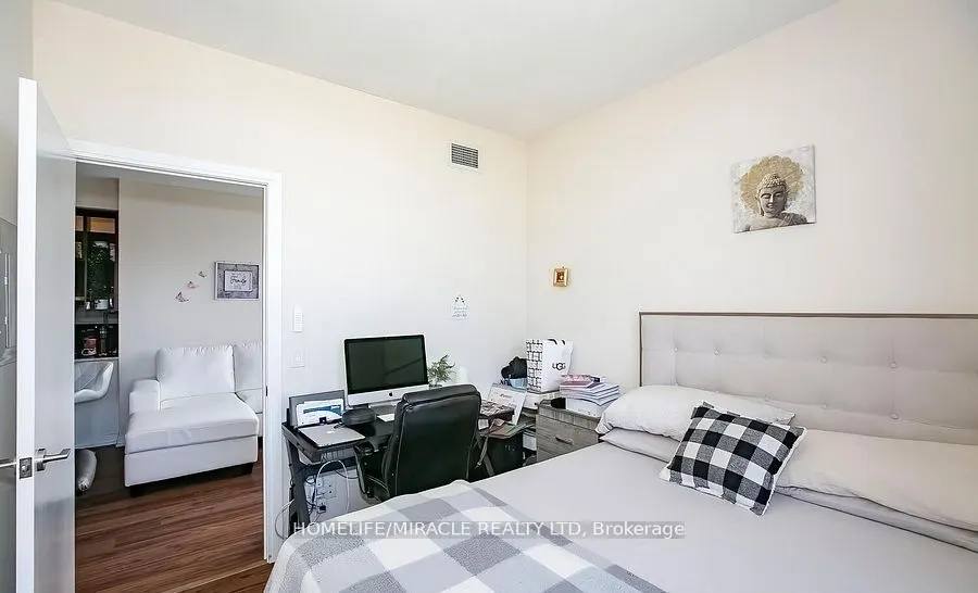 181 Village Green Square, #Ph20