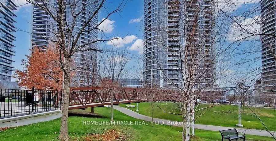 181 Village Green Square, #Ph20