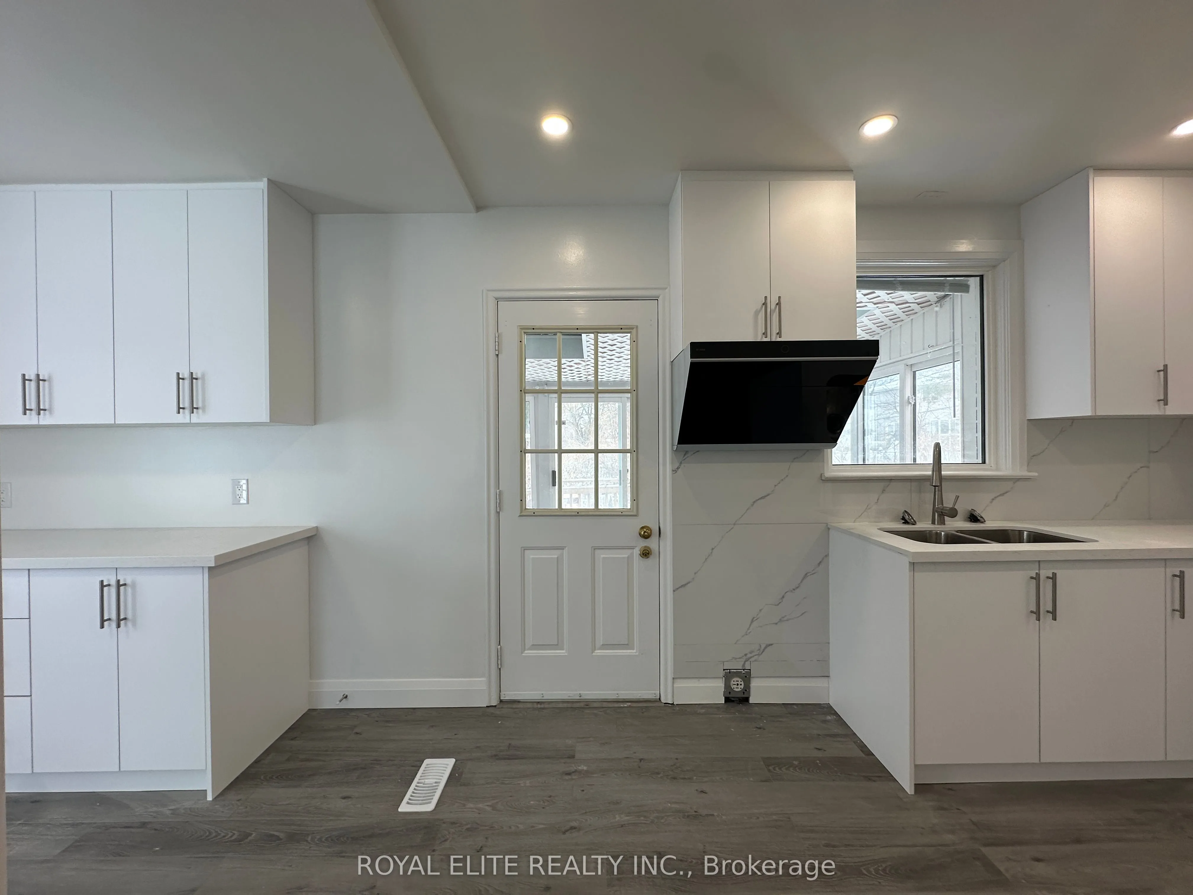 19 Montgomery Avenue, #MAIN