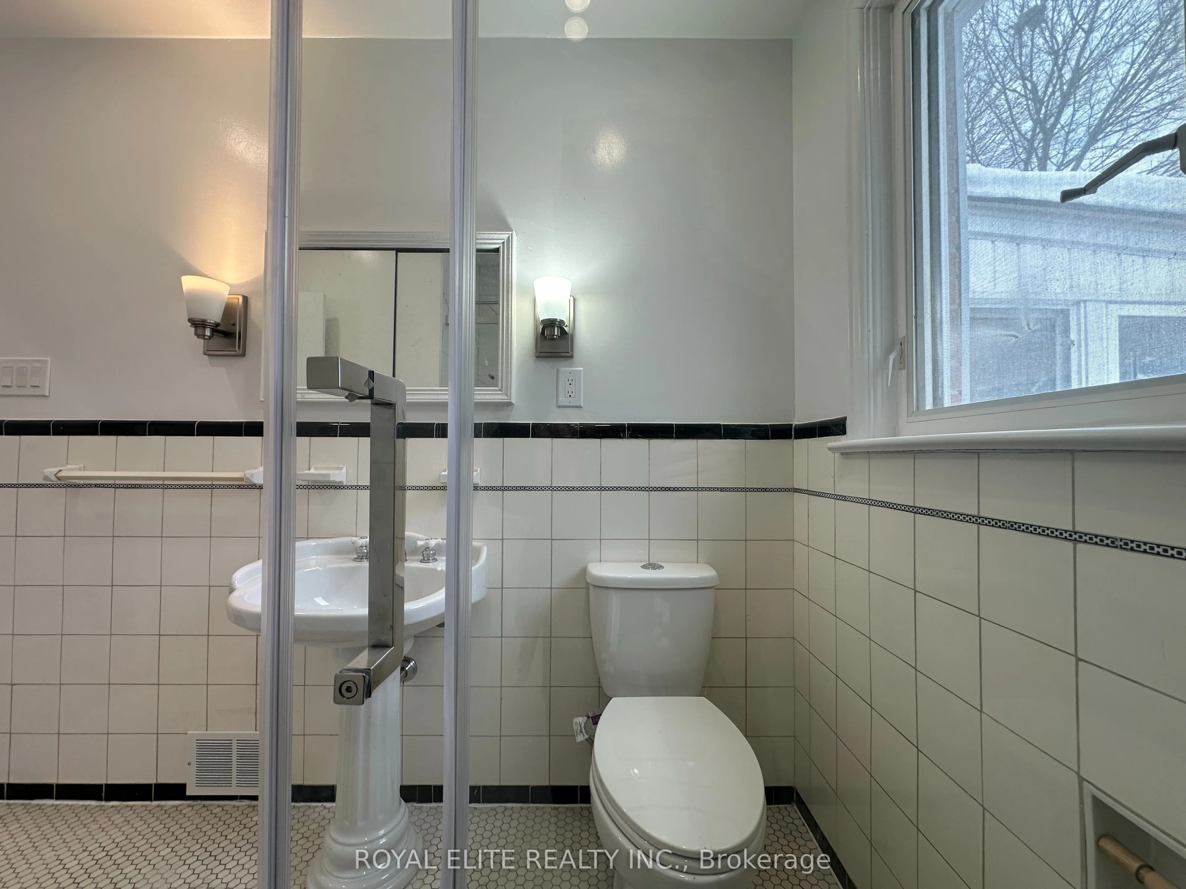 19 Montgomery Avenue, #MAIN
