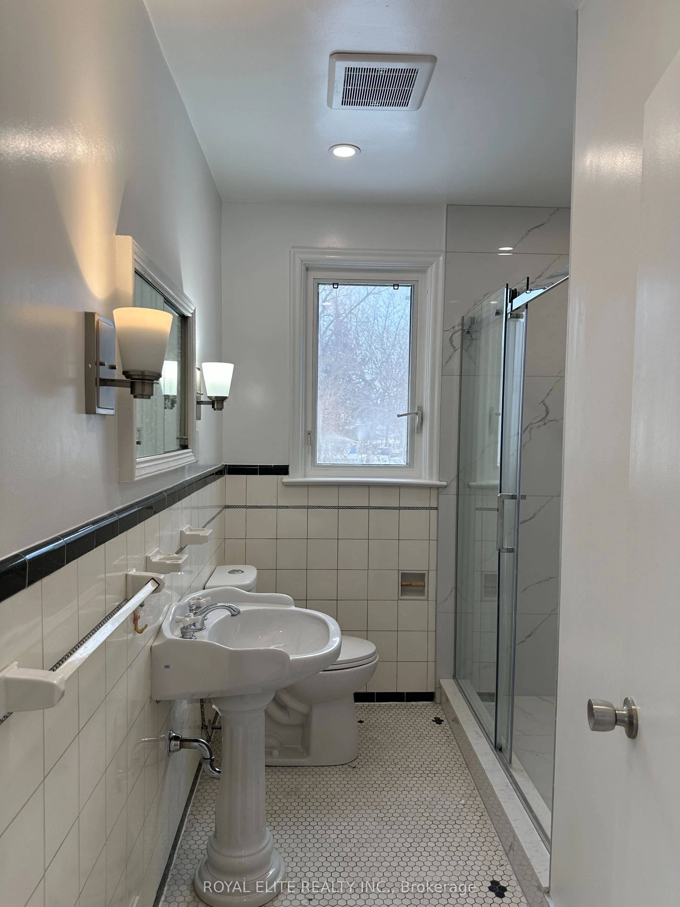 19 Montgomery Avenue, #MAIN