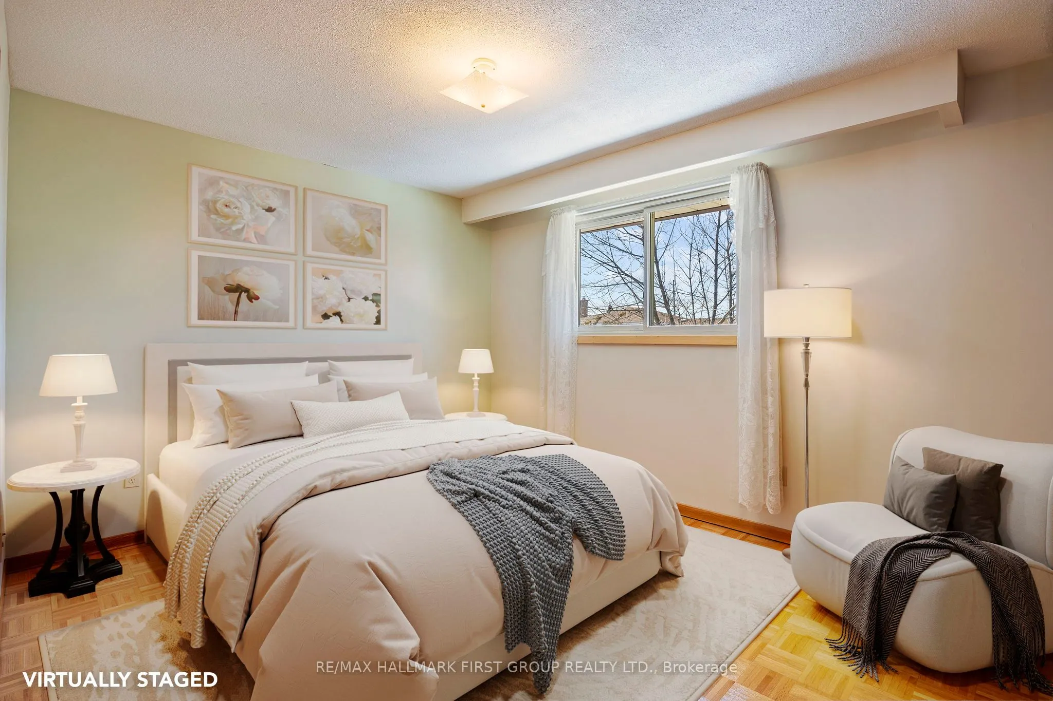 102 Applewood Crescent