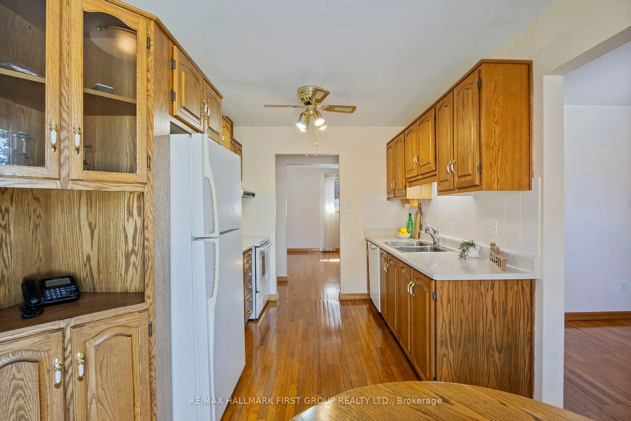 102 Applewood Crescent