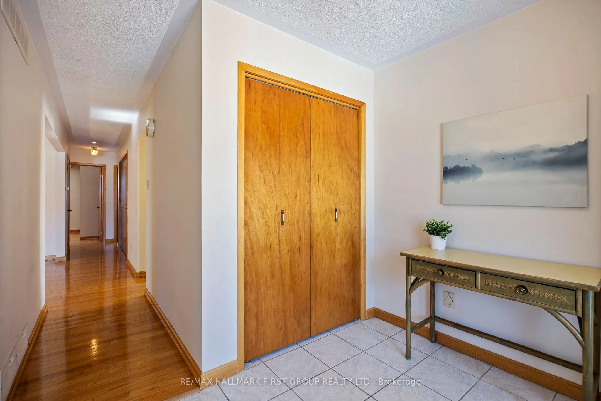 102 Applewood Crescent