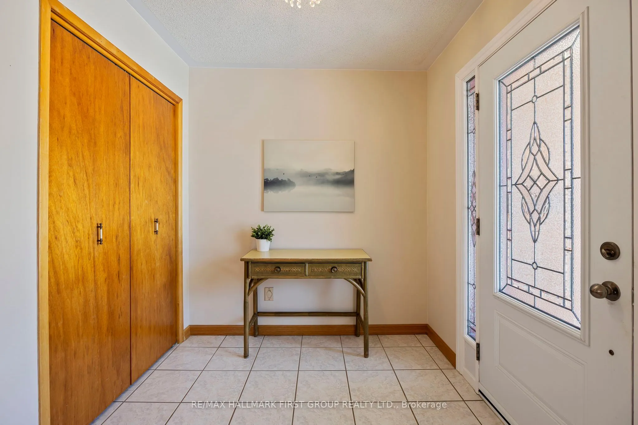 102 Applewood Crescent