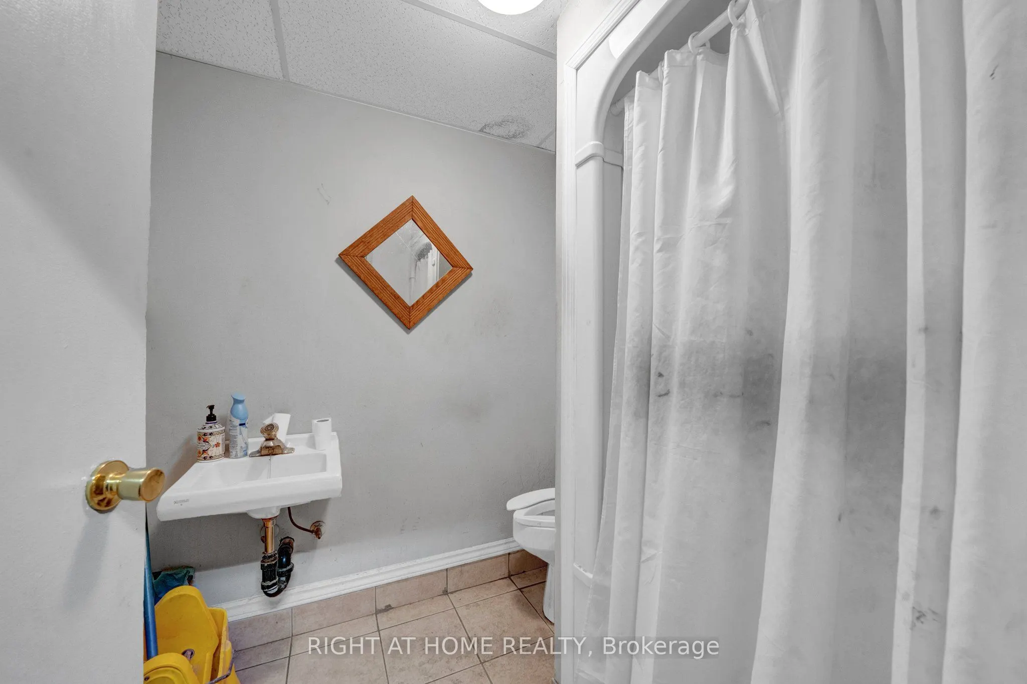 520 Westney Road S, #16