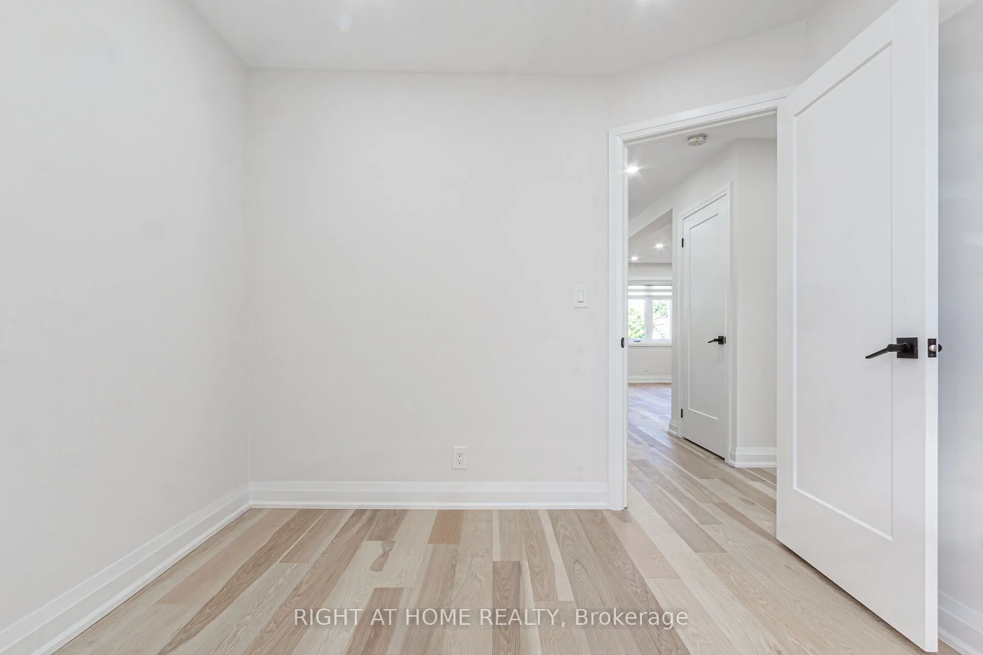 961 Victoria Park Avenue