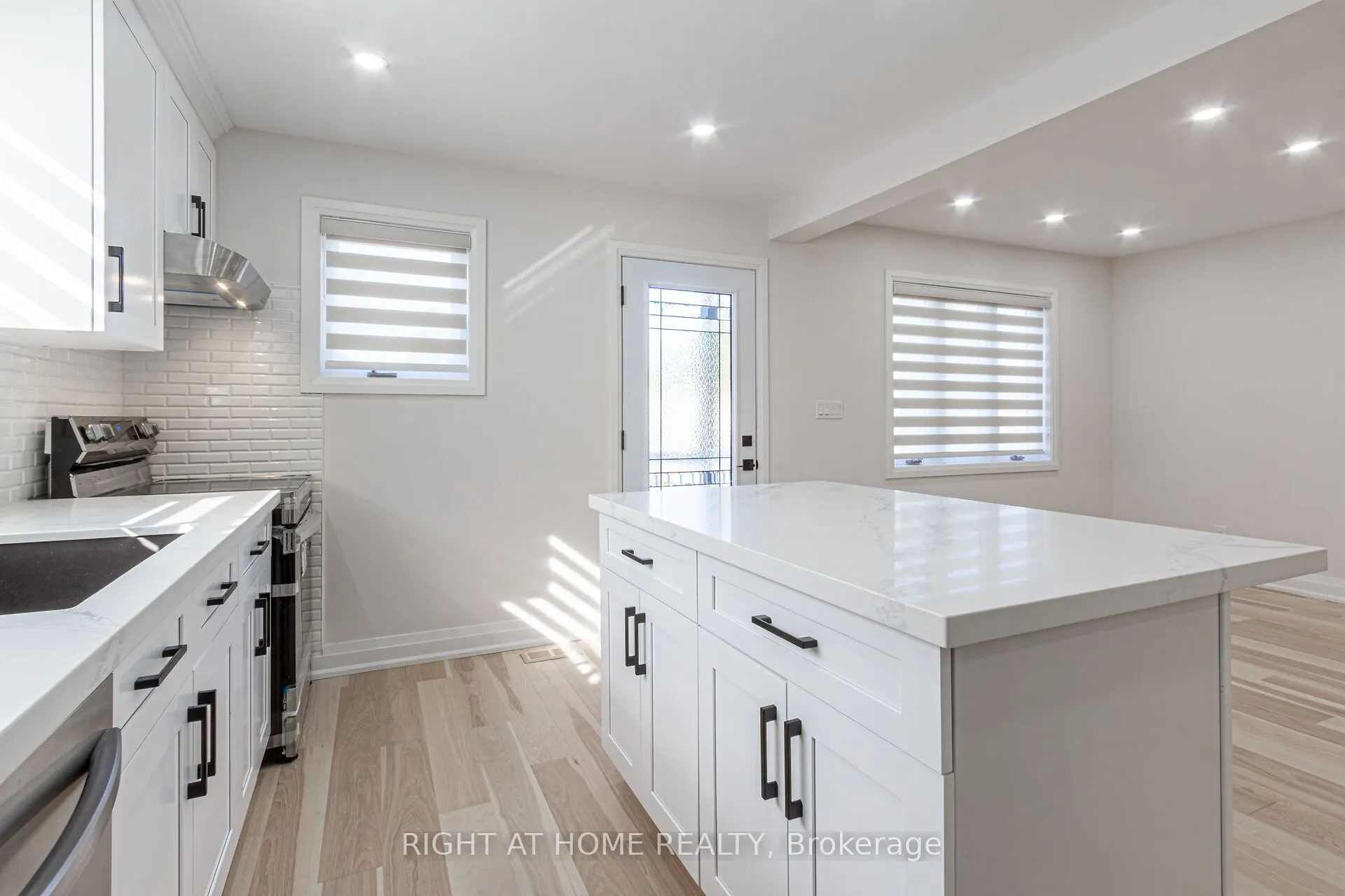 961 Victoria Park Avenue