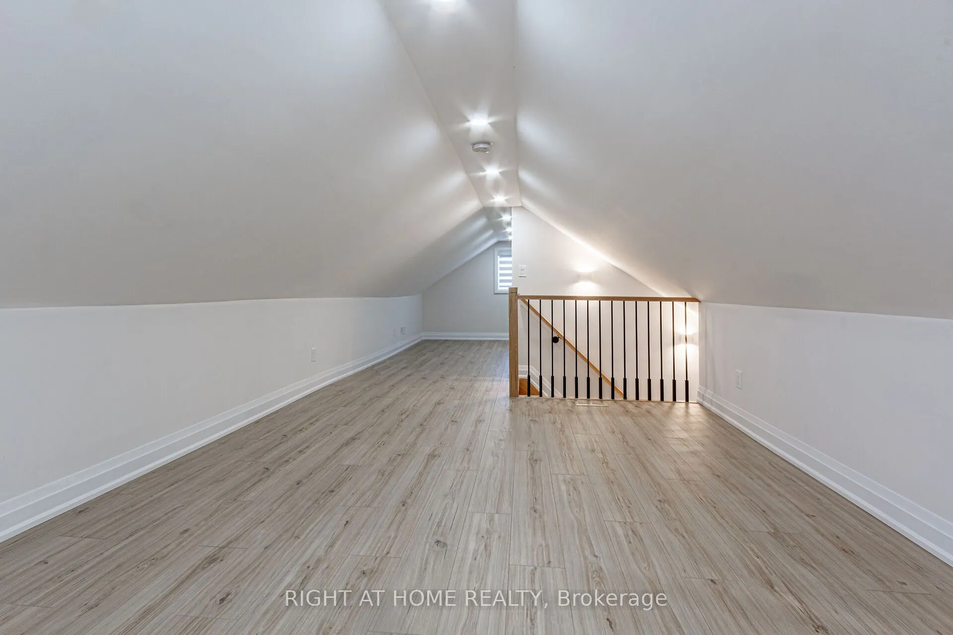 961 Victoria Park Avenue