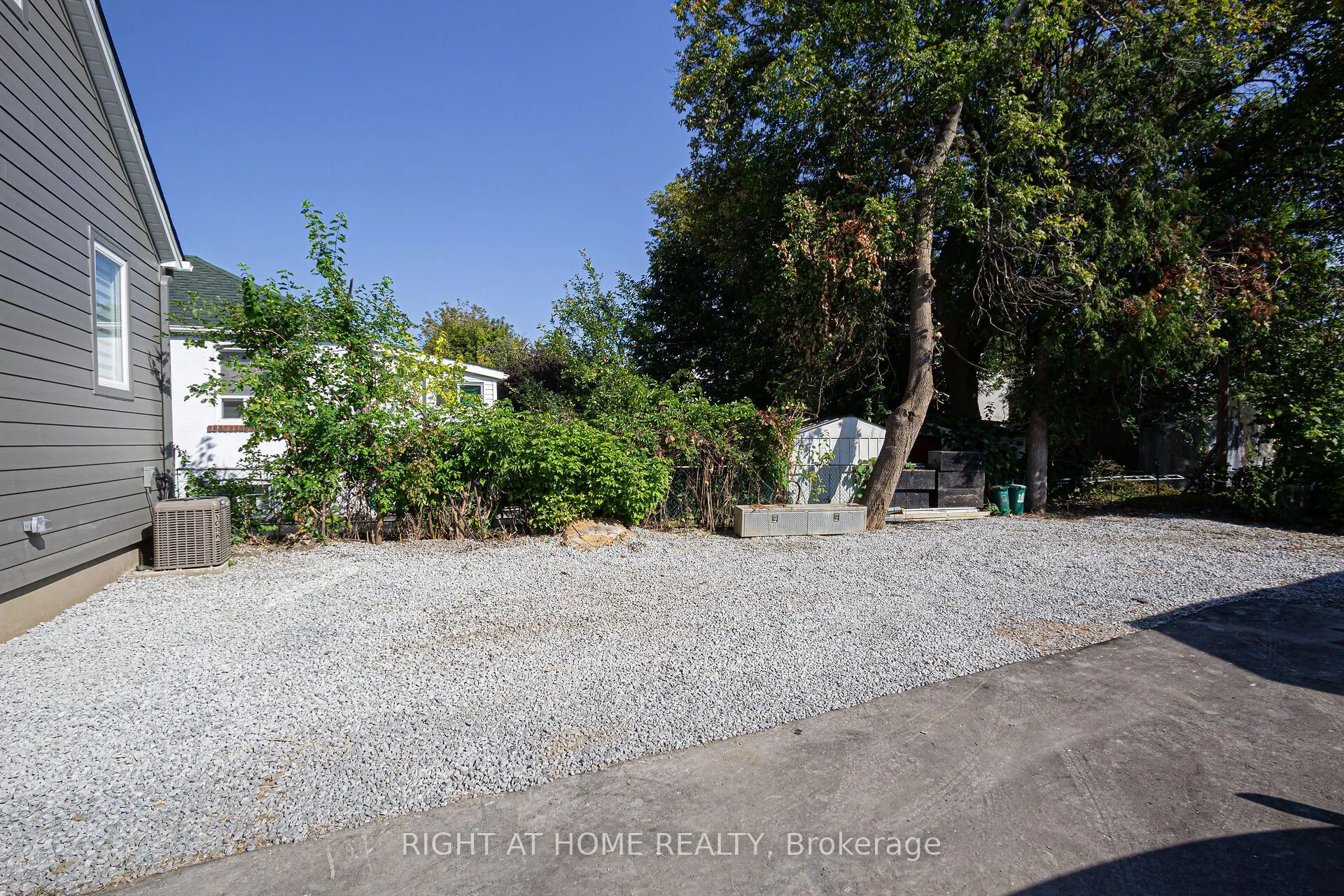 961 Victoria Park Avenue