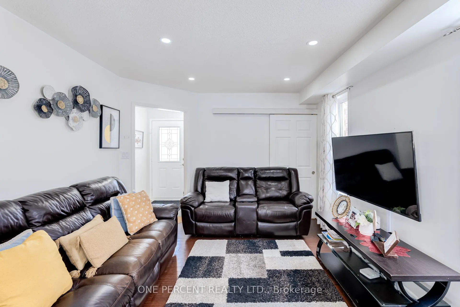 1624 Canadore Crescent