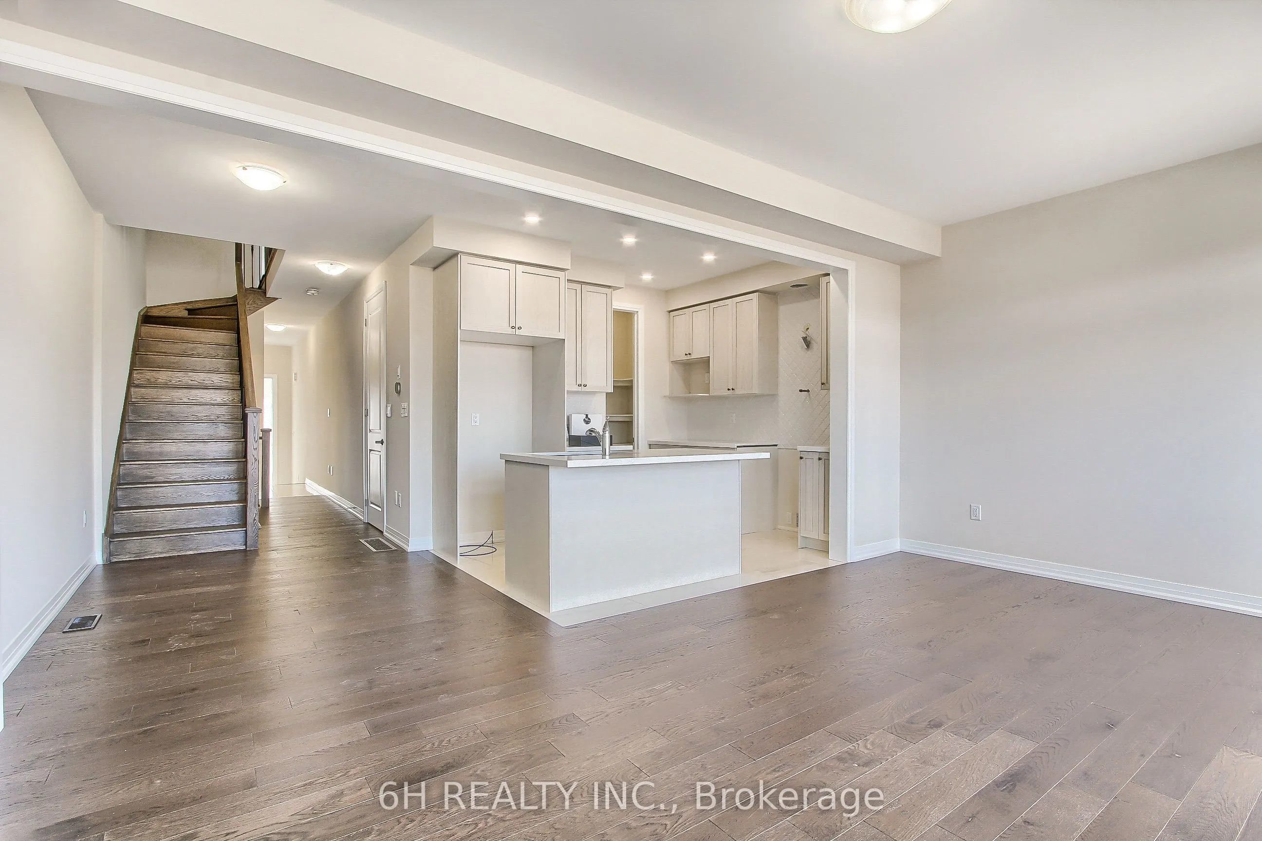 2616 Hibiscus Drive