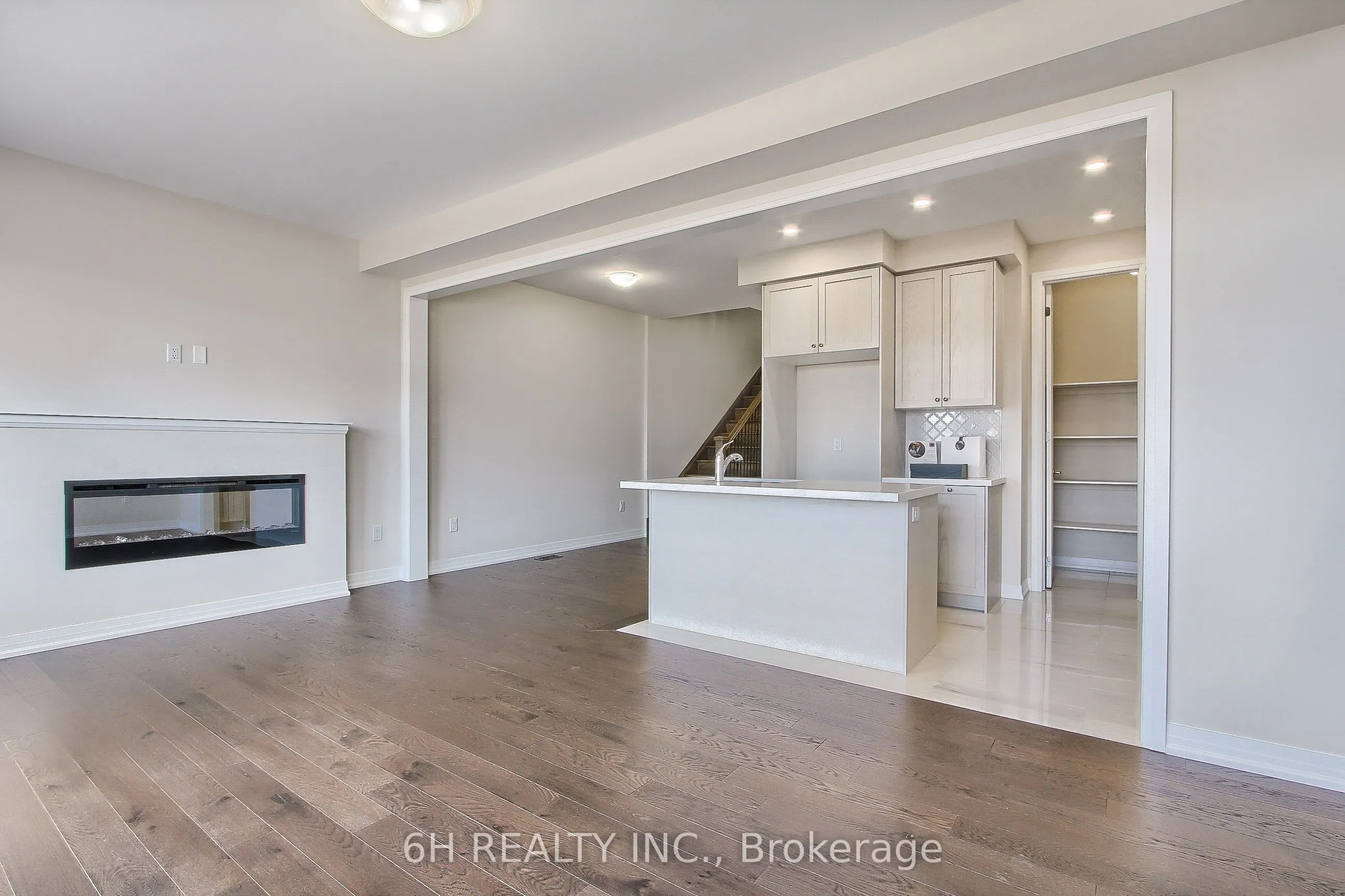 2616 Hibiscus Drive
