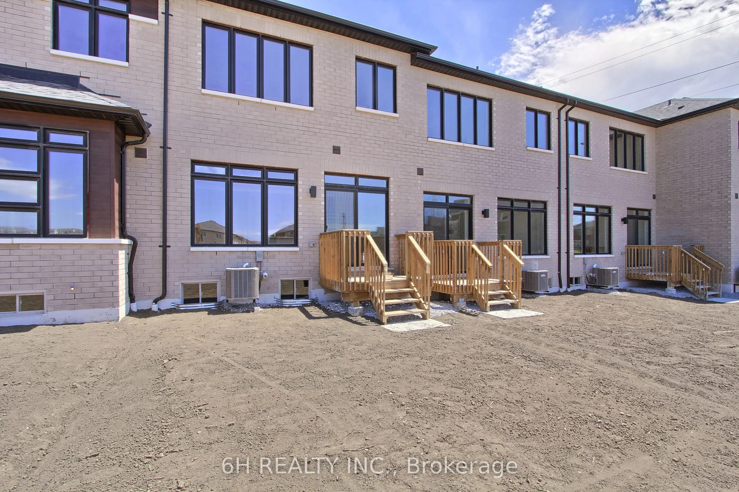 2616 Hibiscus Drive