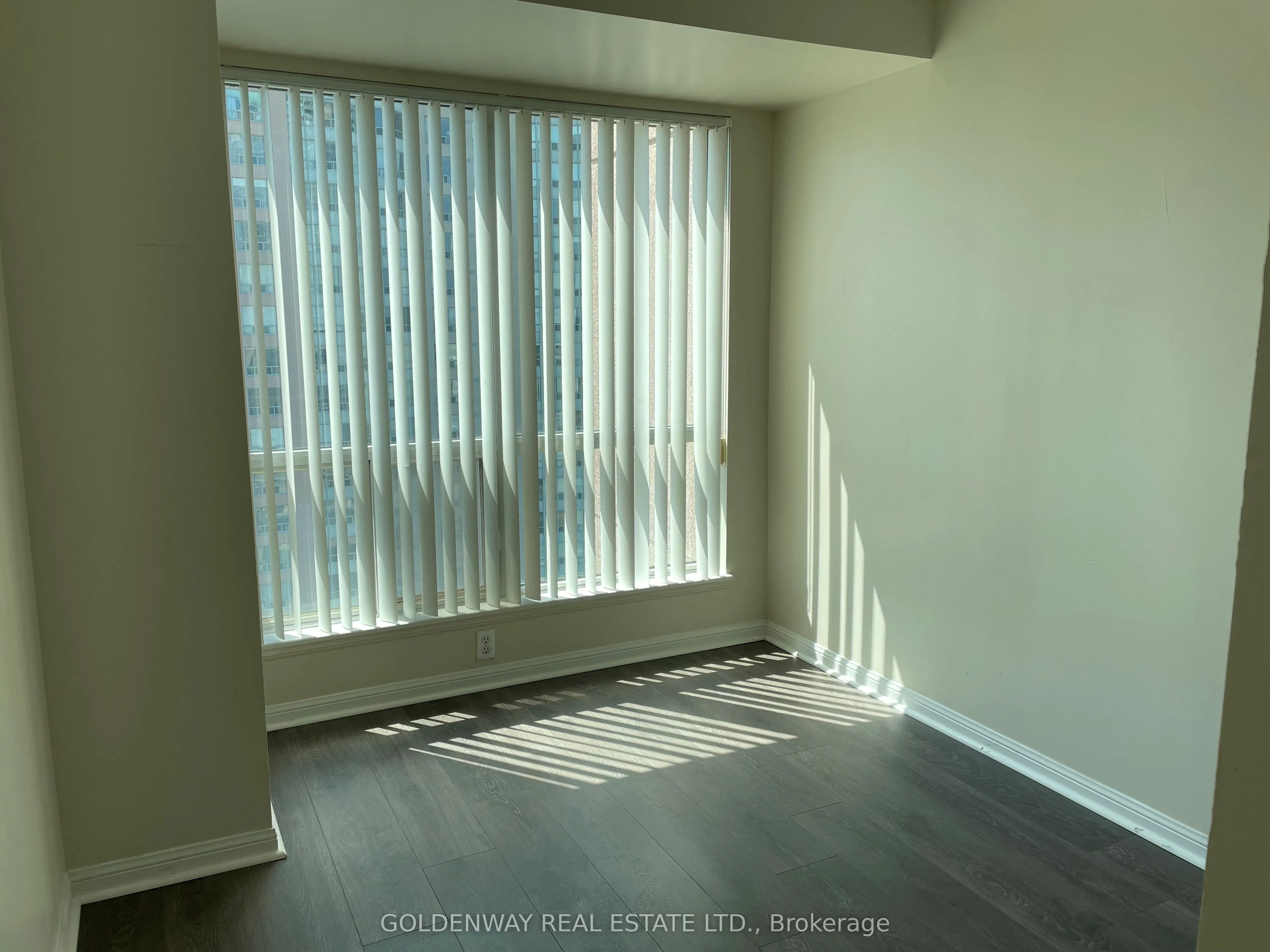 18 Lee Centre Drive, #2011