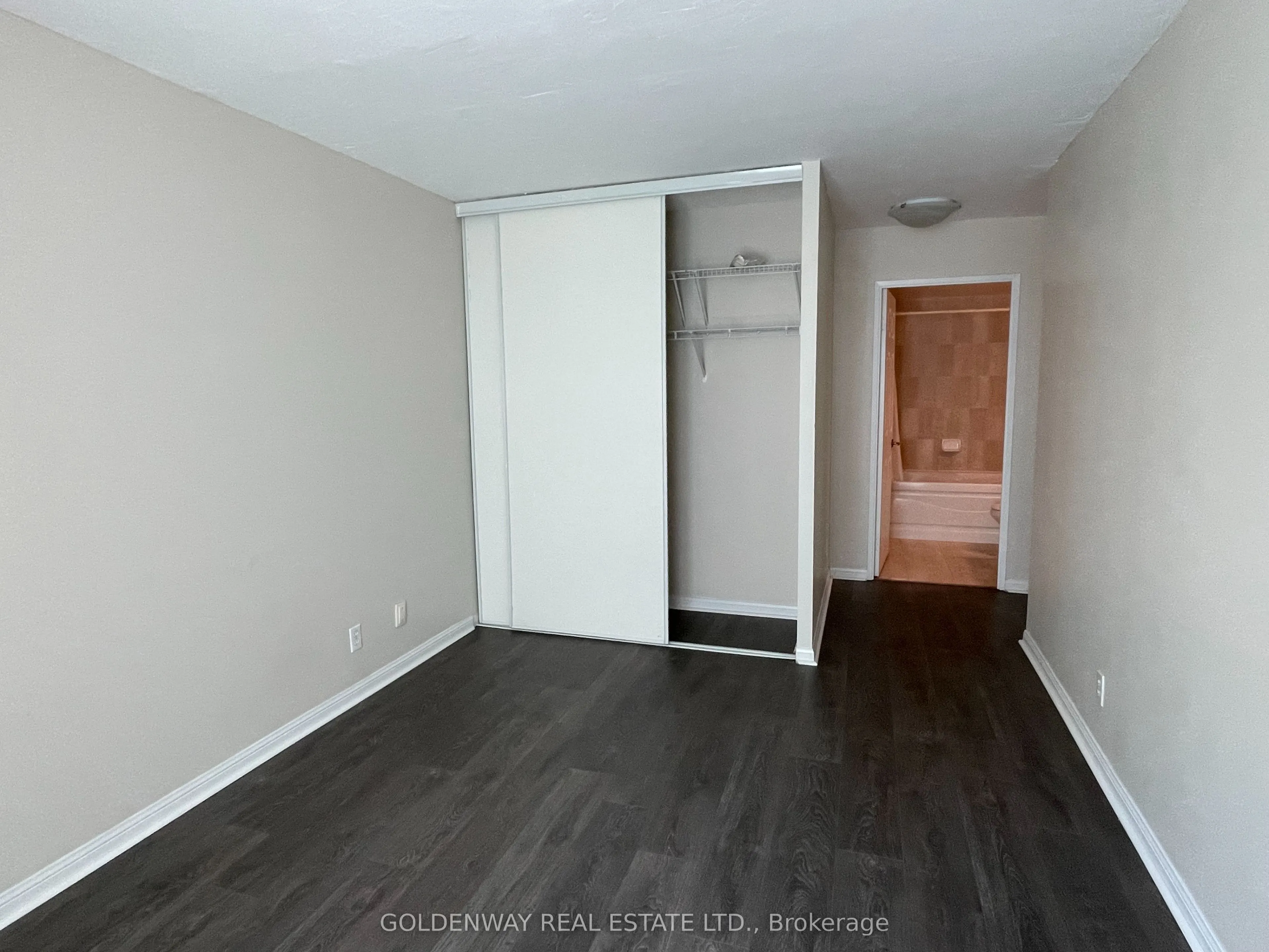 18 Lee Centre Drive, #2011