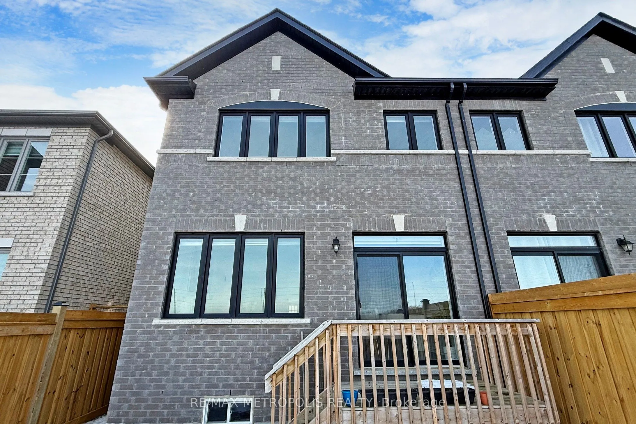50 Peter Hogg Court