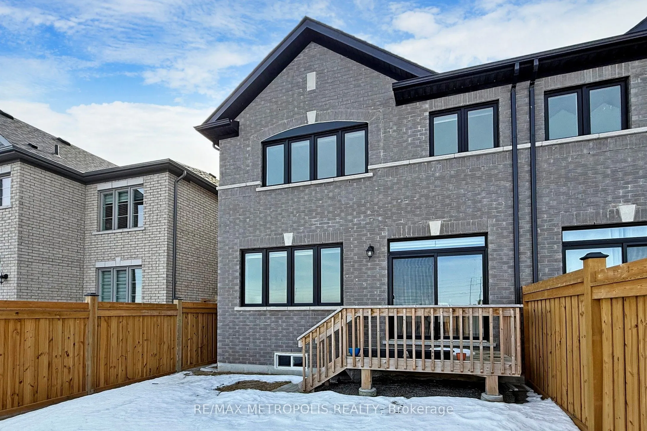 50 Peter Hogg Court