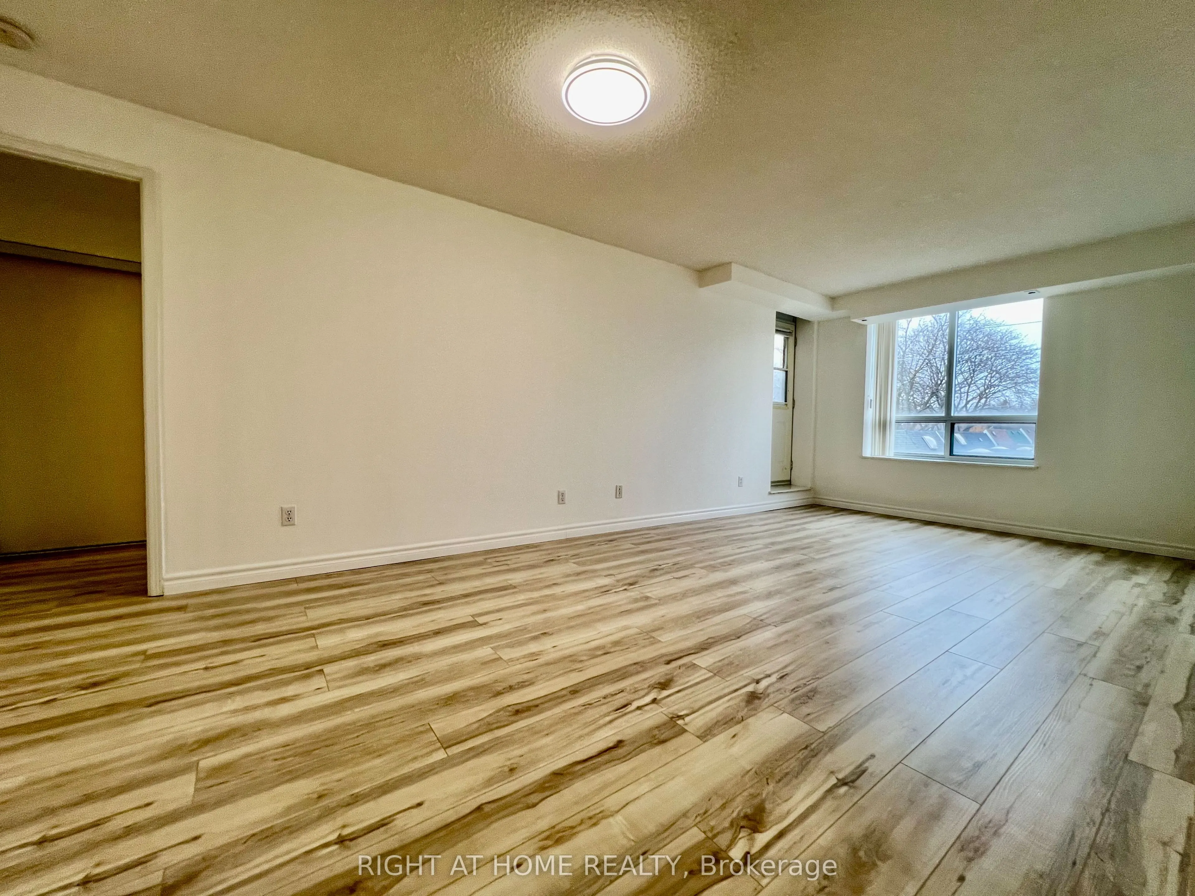 1797 Queen Street E, #305