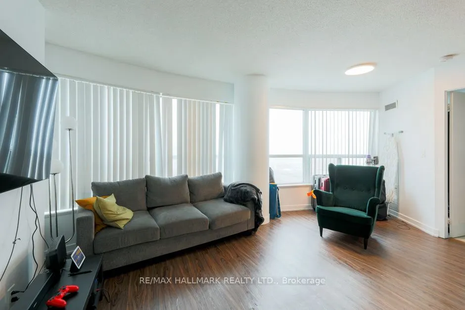 36 Lee Centre Drive, #911