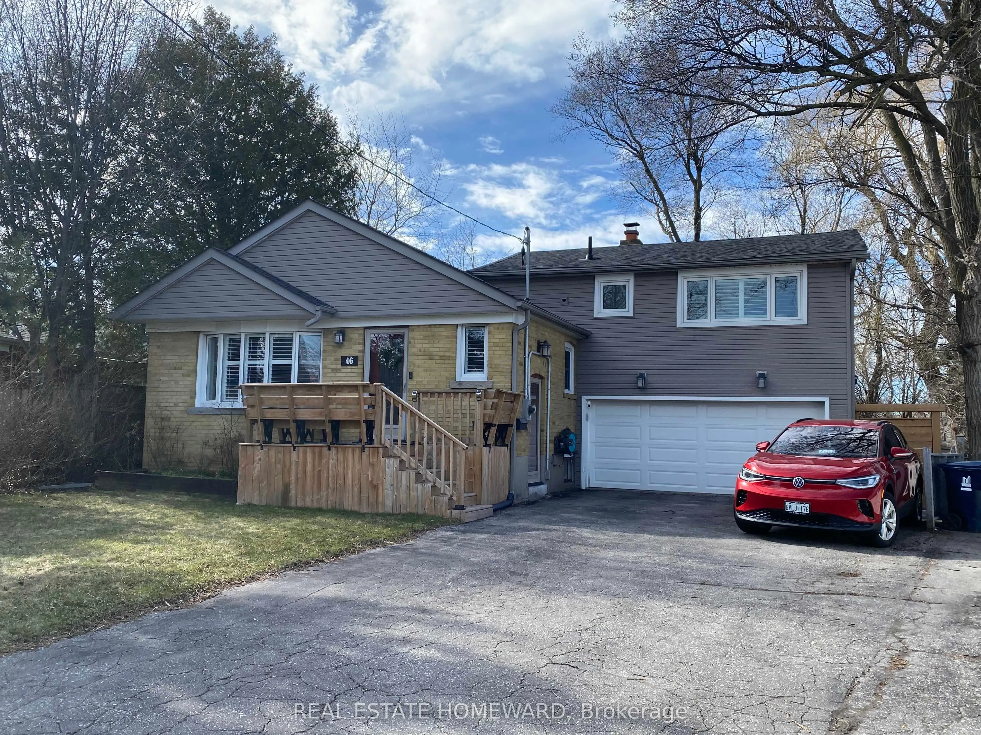 46 Lombardy Crescent