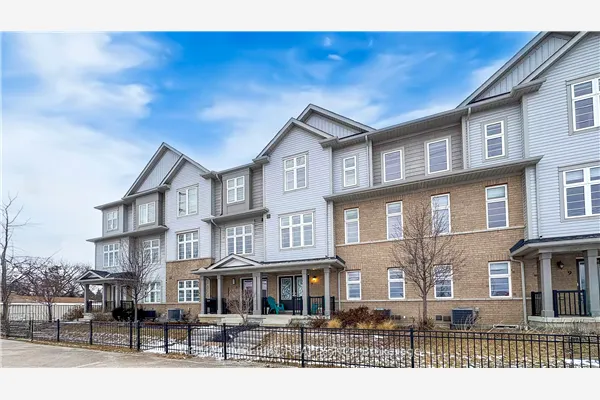 7 Cornerside Way
