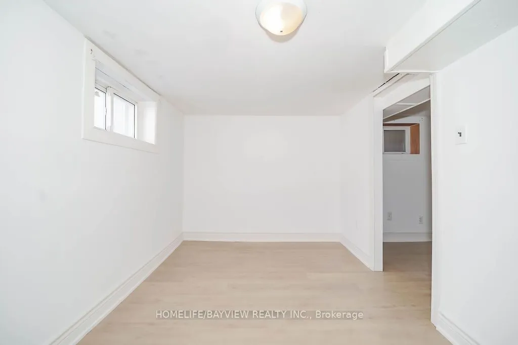 187 Park Road S