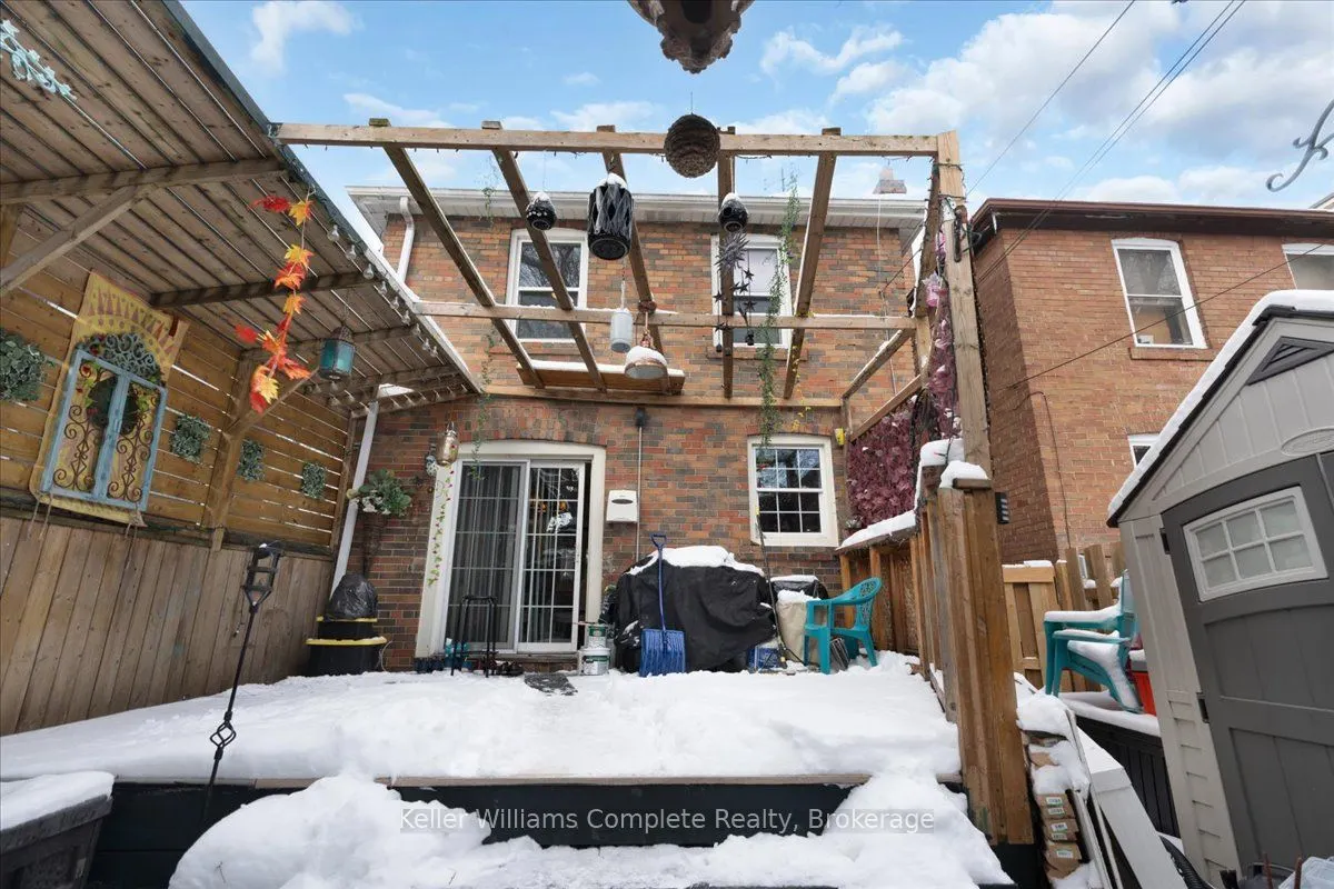 719 Kingston Road
