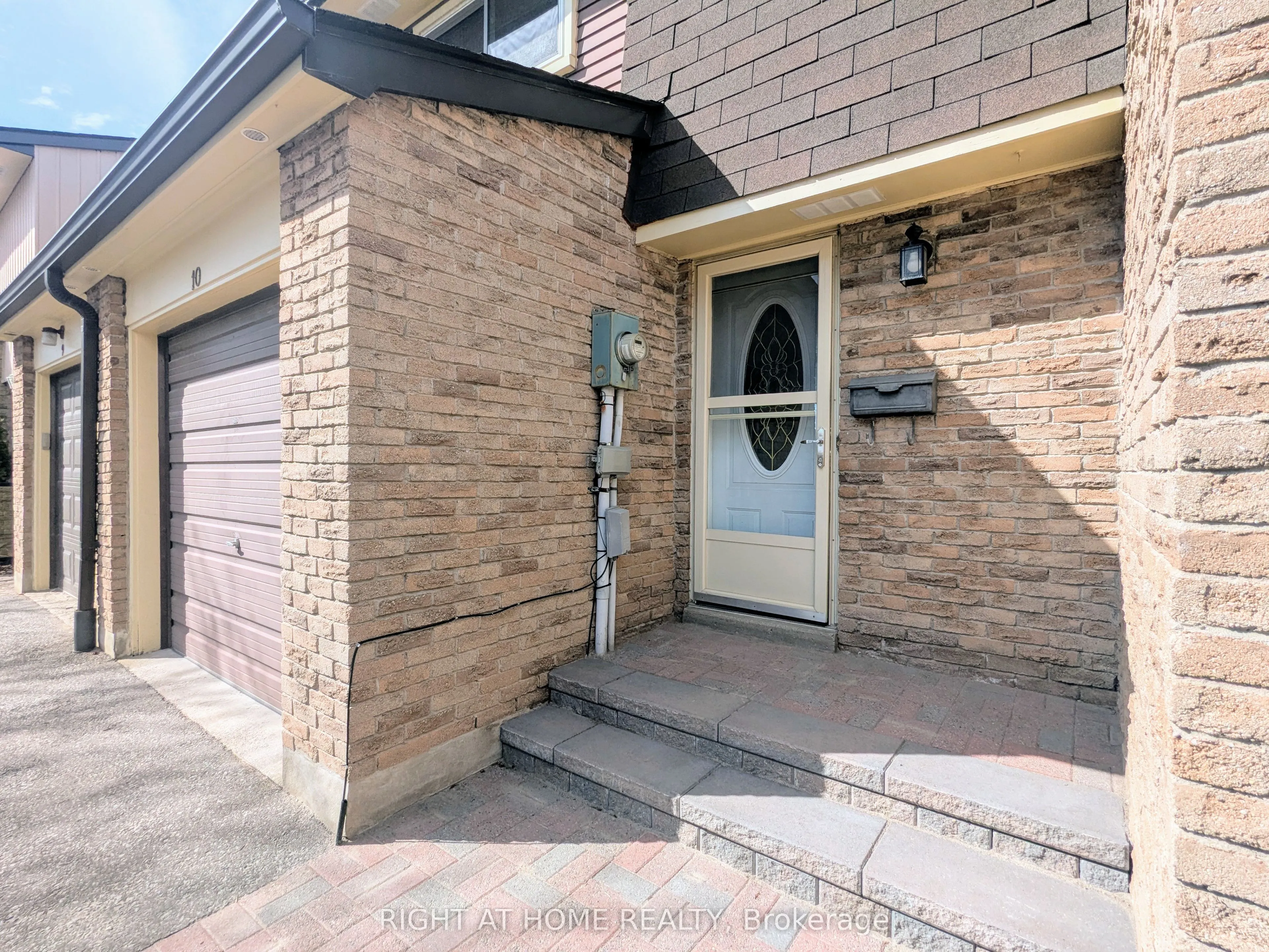 945 Burns Street W #10