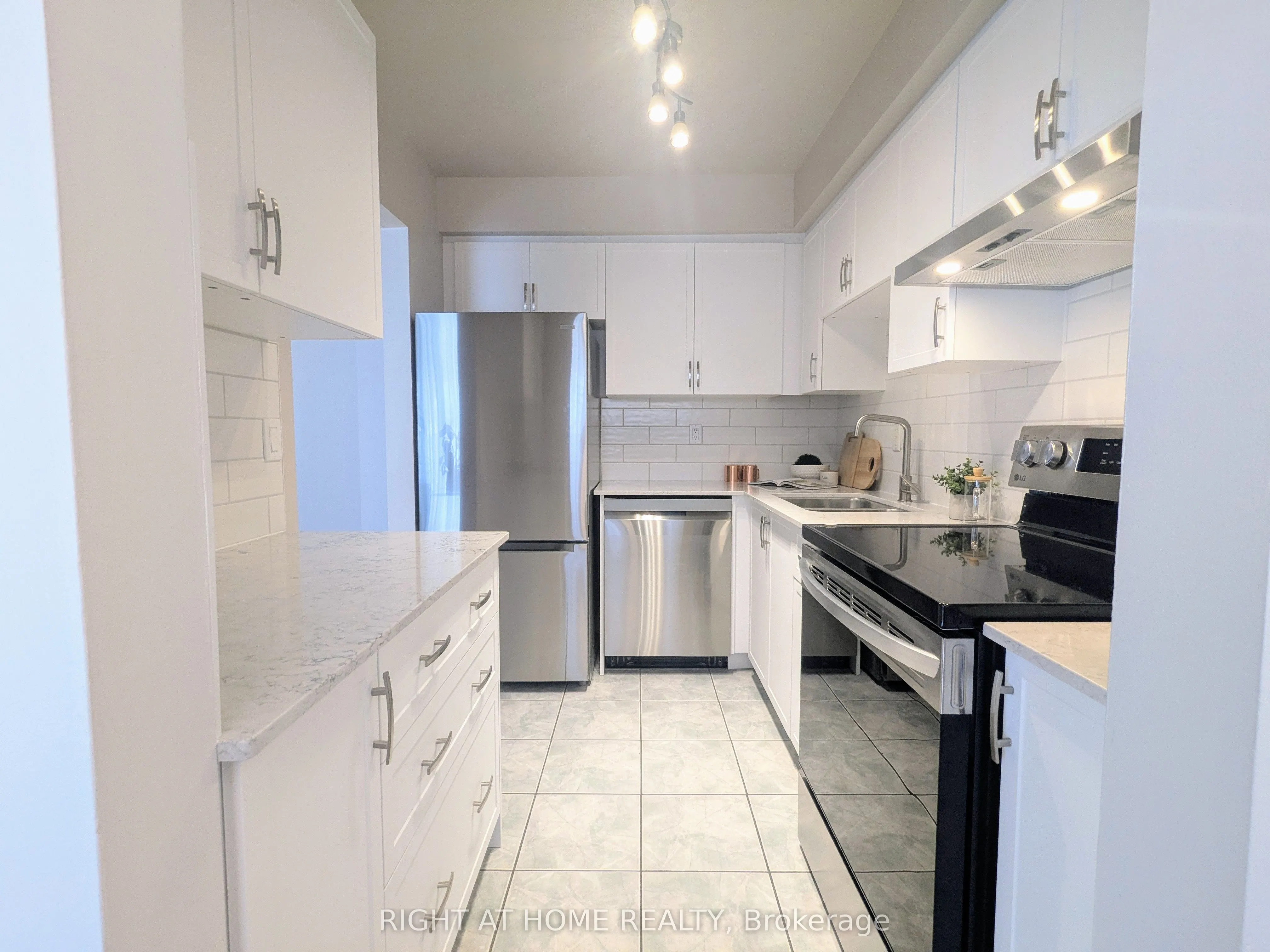 945 Burns Street W #10