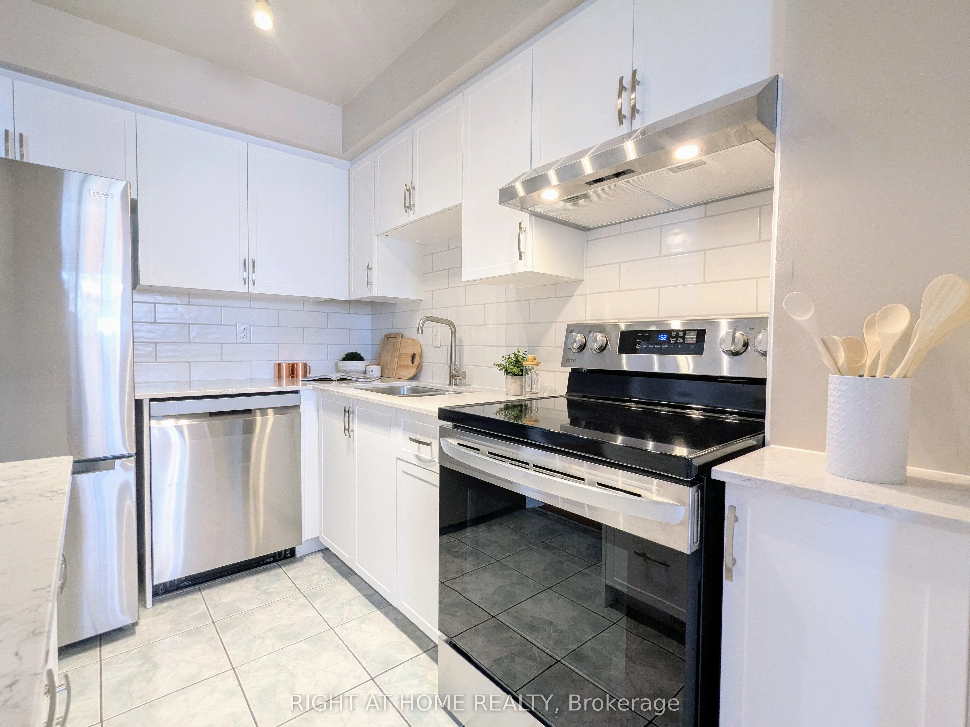 945 Burns Street W #10