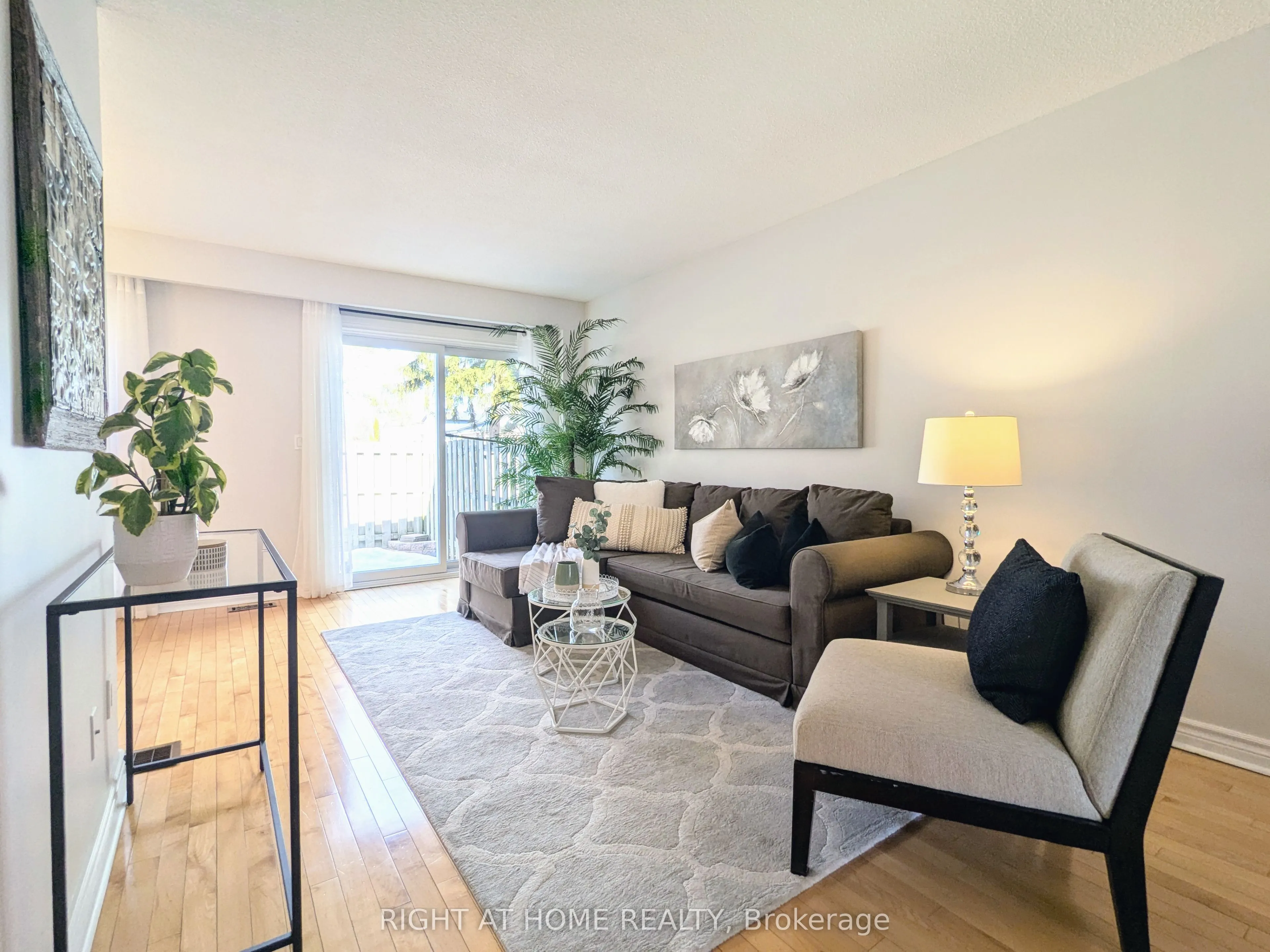 945 Burns Street W #10
