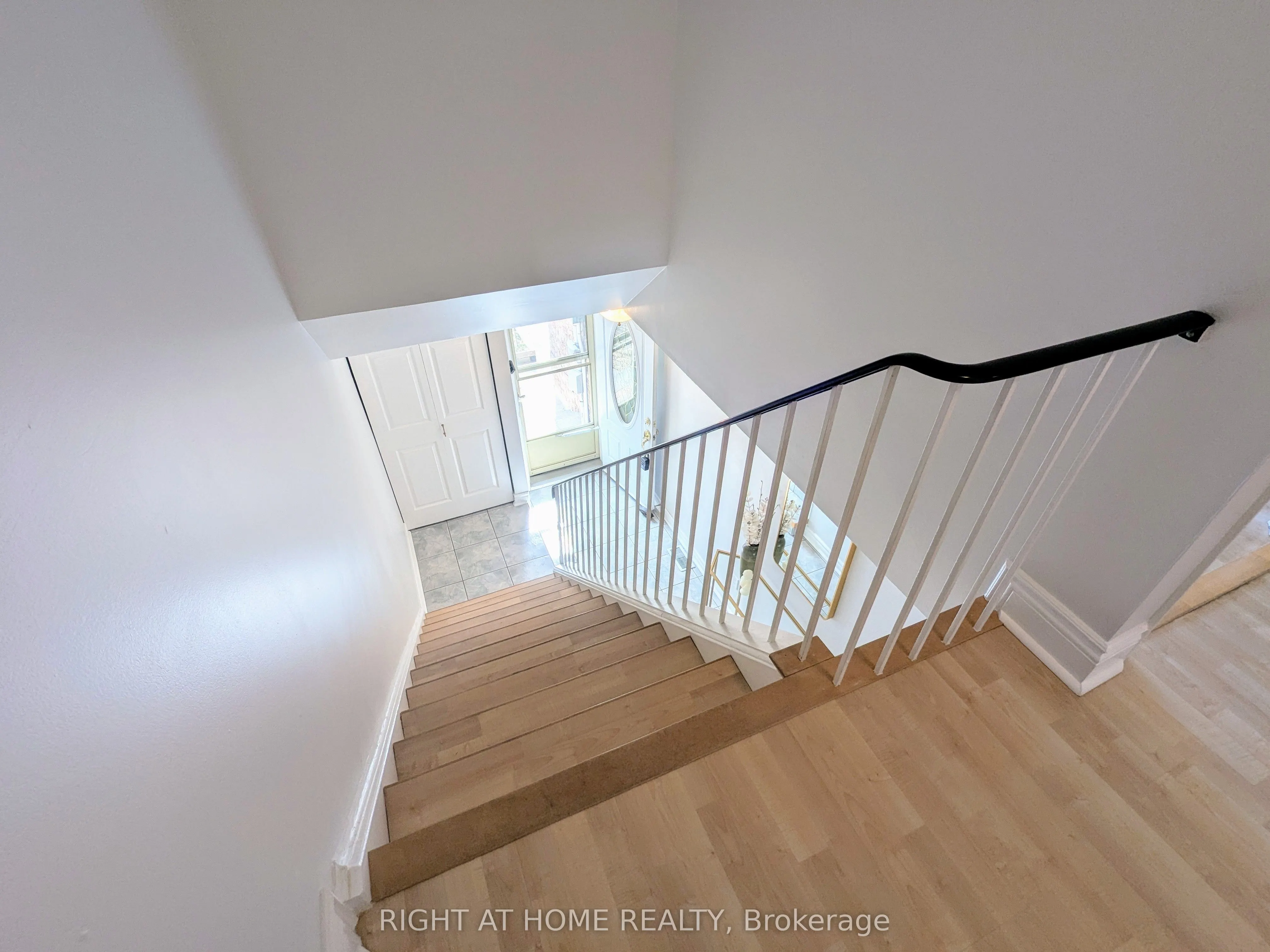945 Burns Street W #10