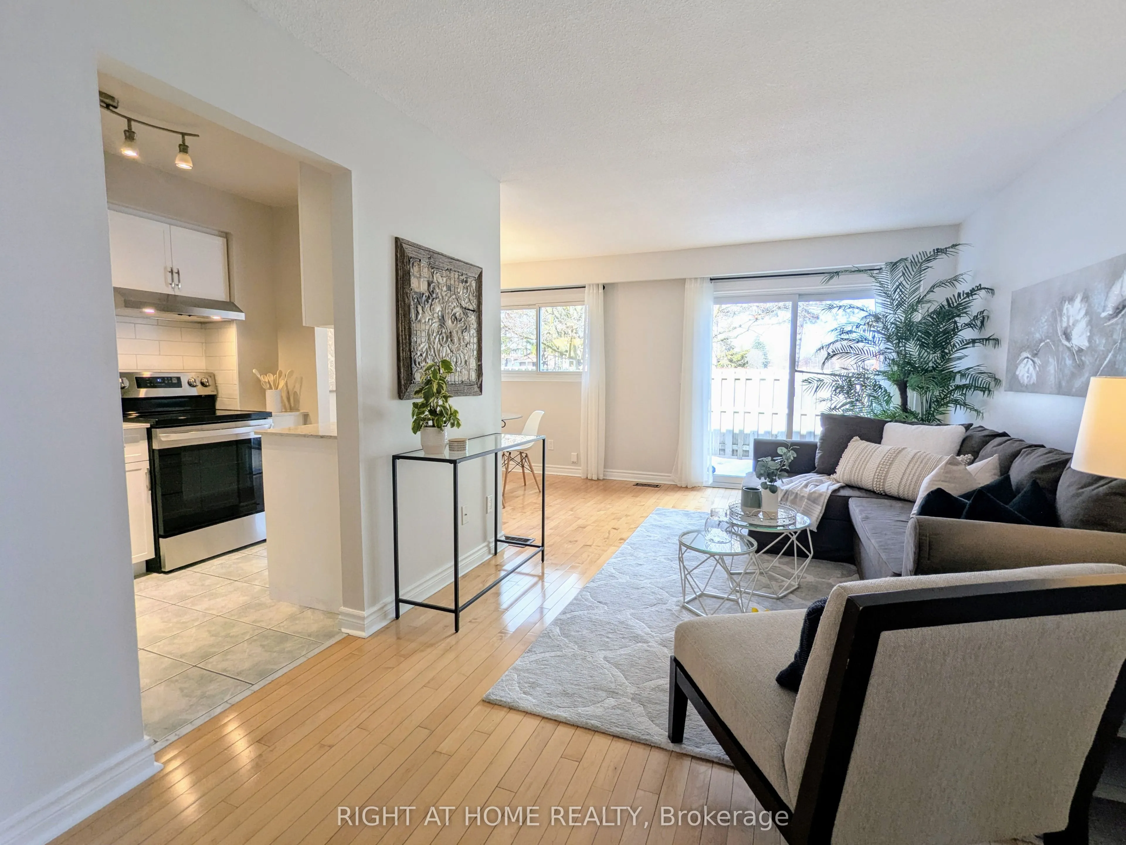 945 Burns Street W #10