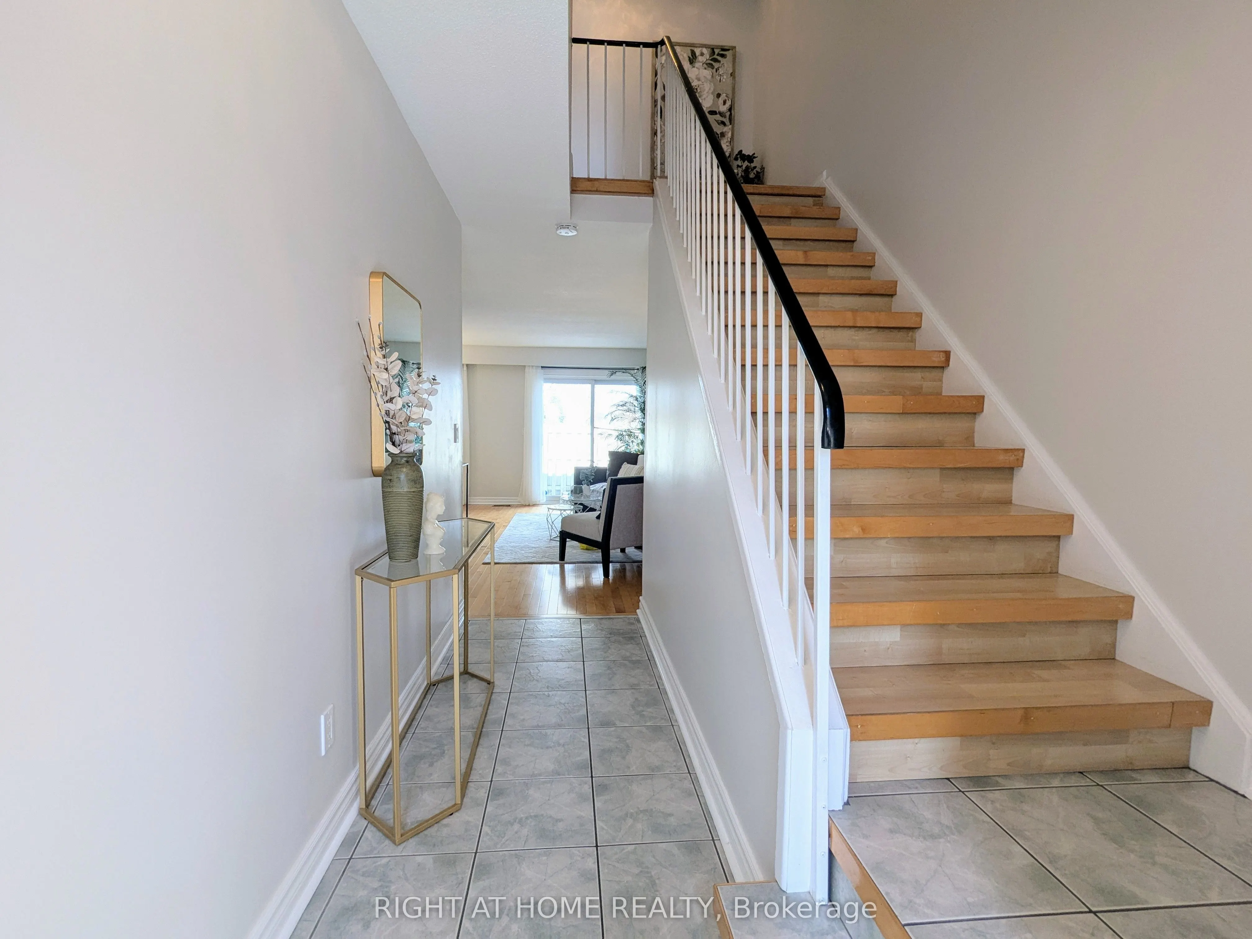 945 Burns Street W #10