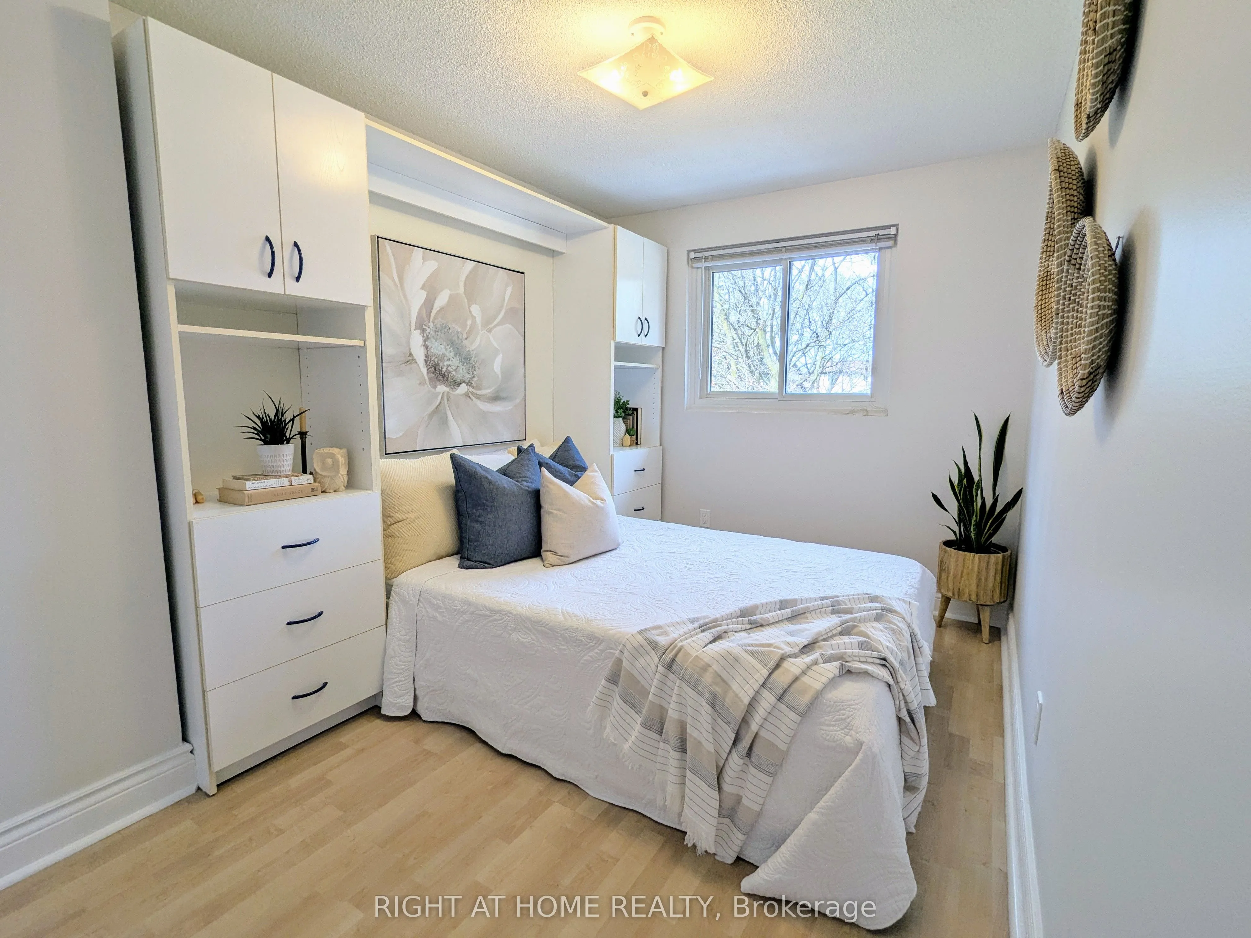 945 Burns Street W #10