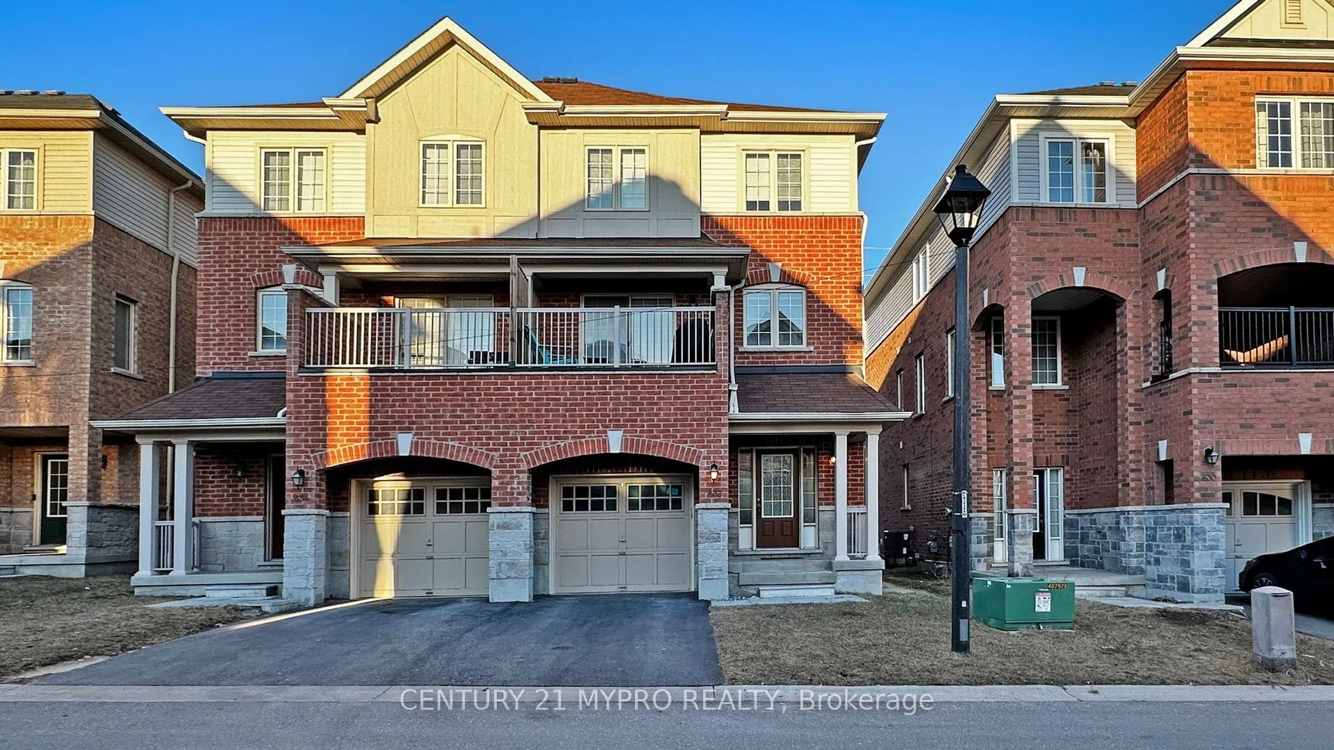 832 Audley Road N