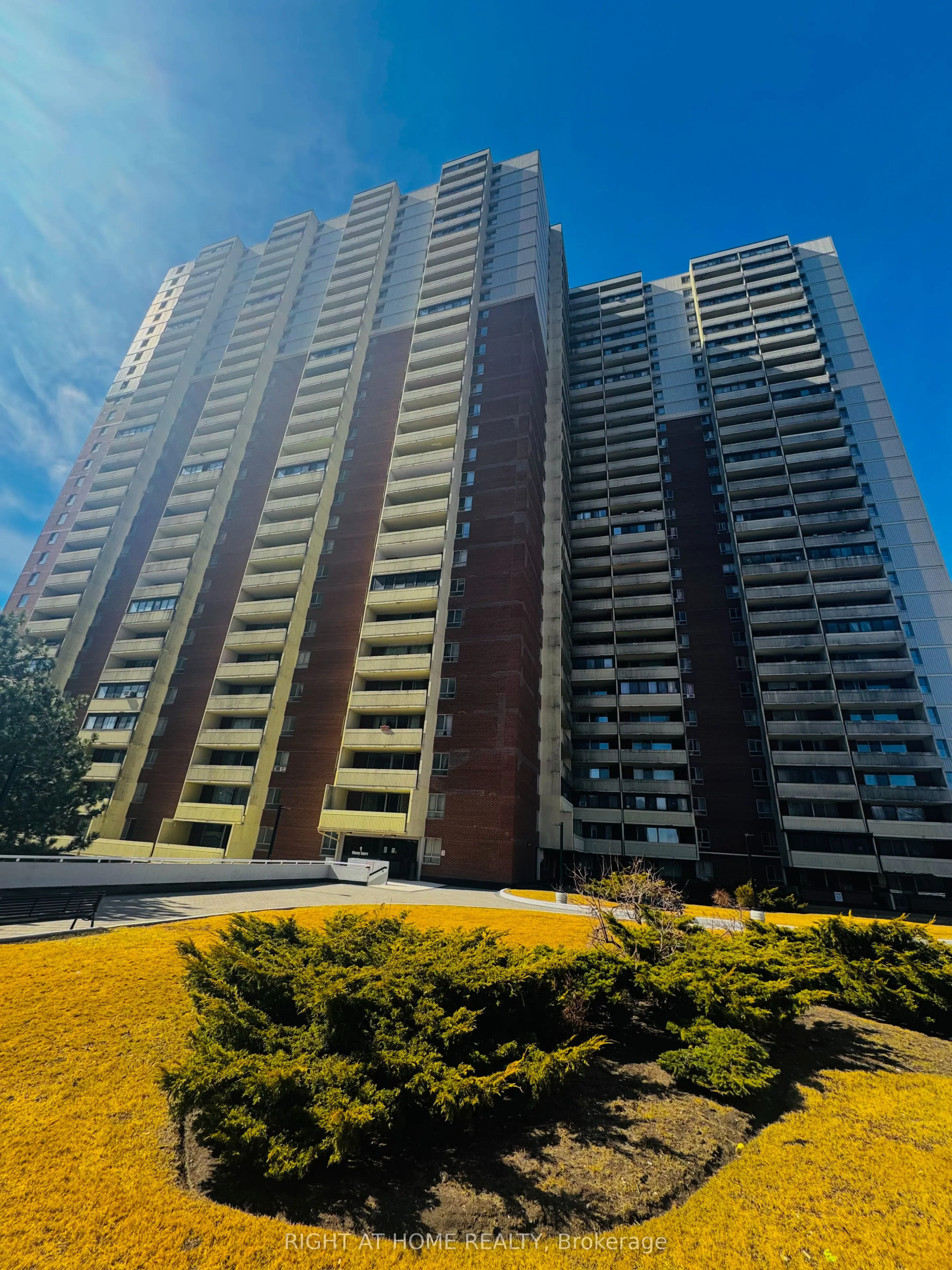 1 Massey Square #1202