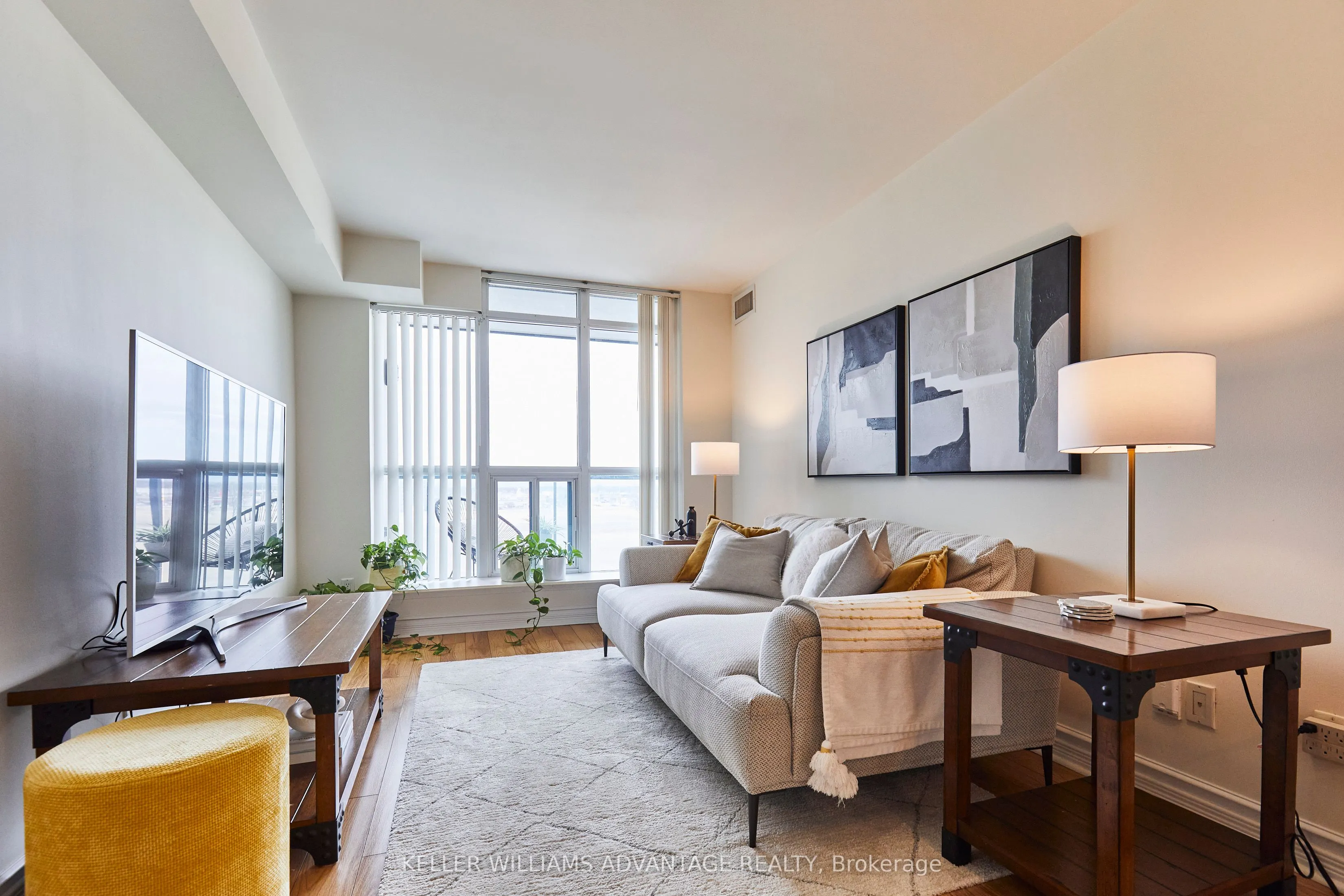 340 Watson Street W #715