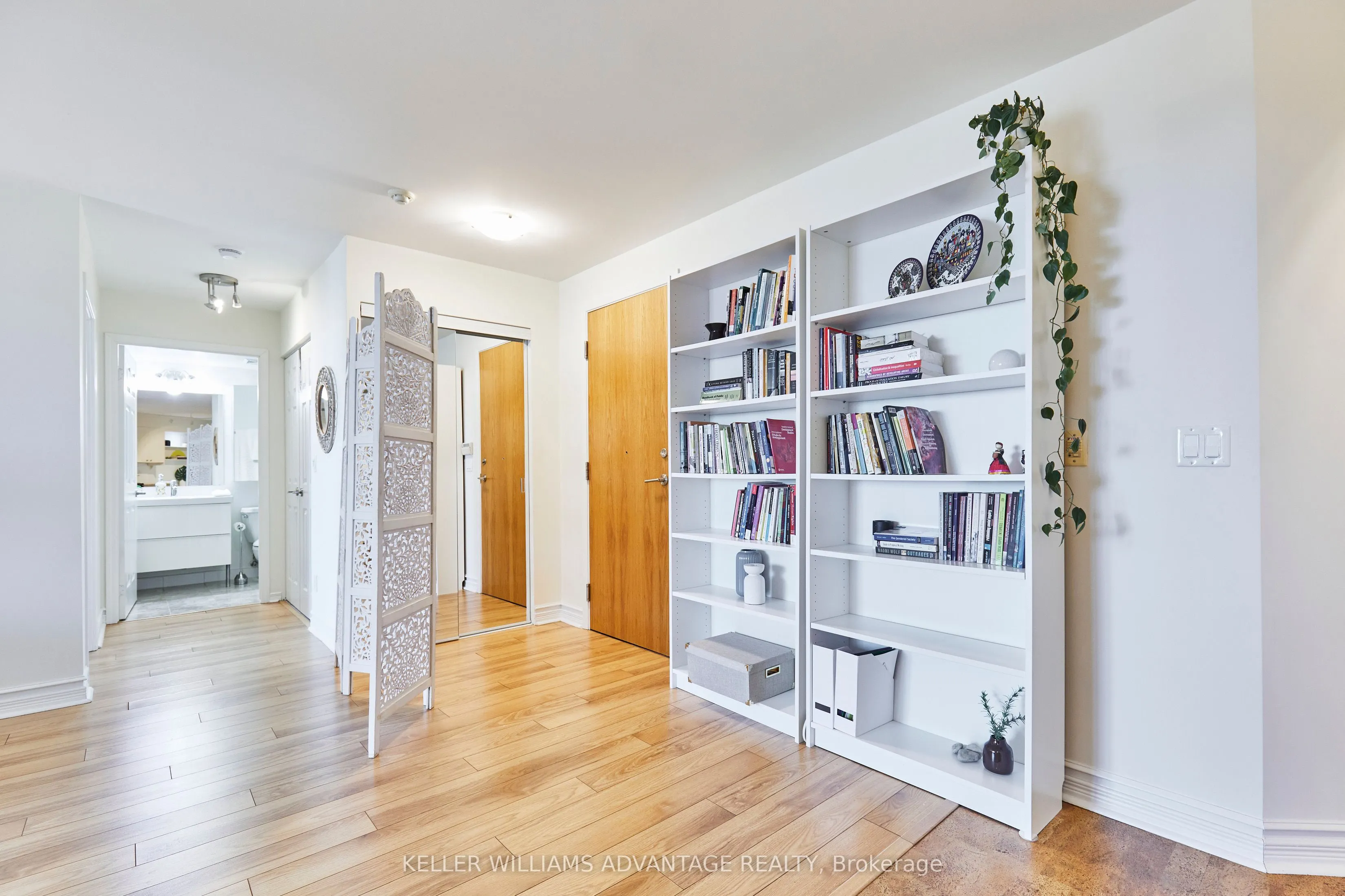 340 Watson Street W #715