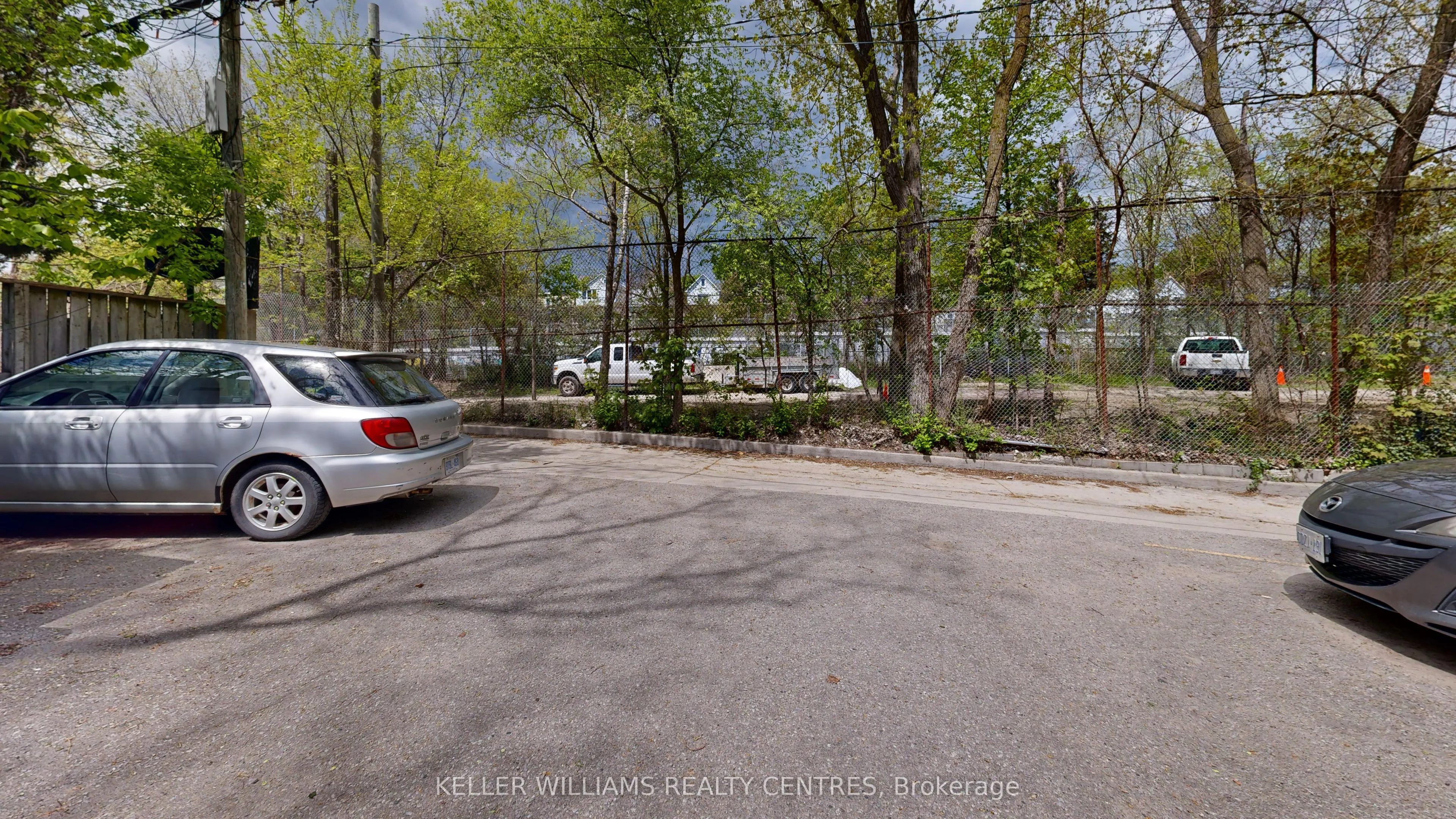 10 Ivy Avenue