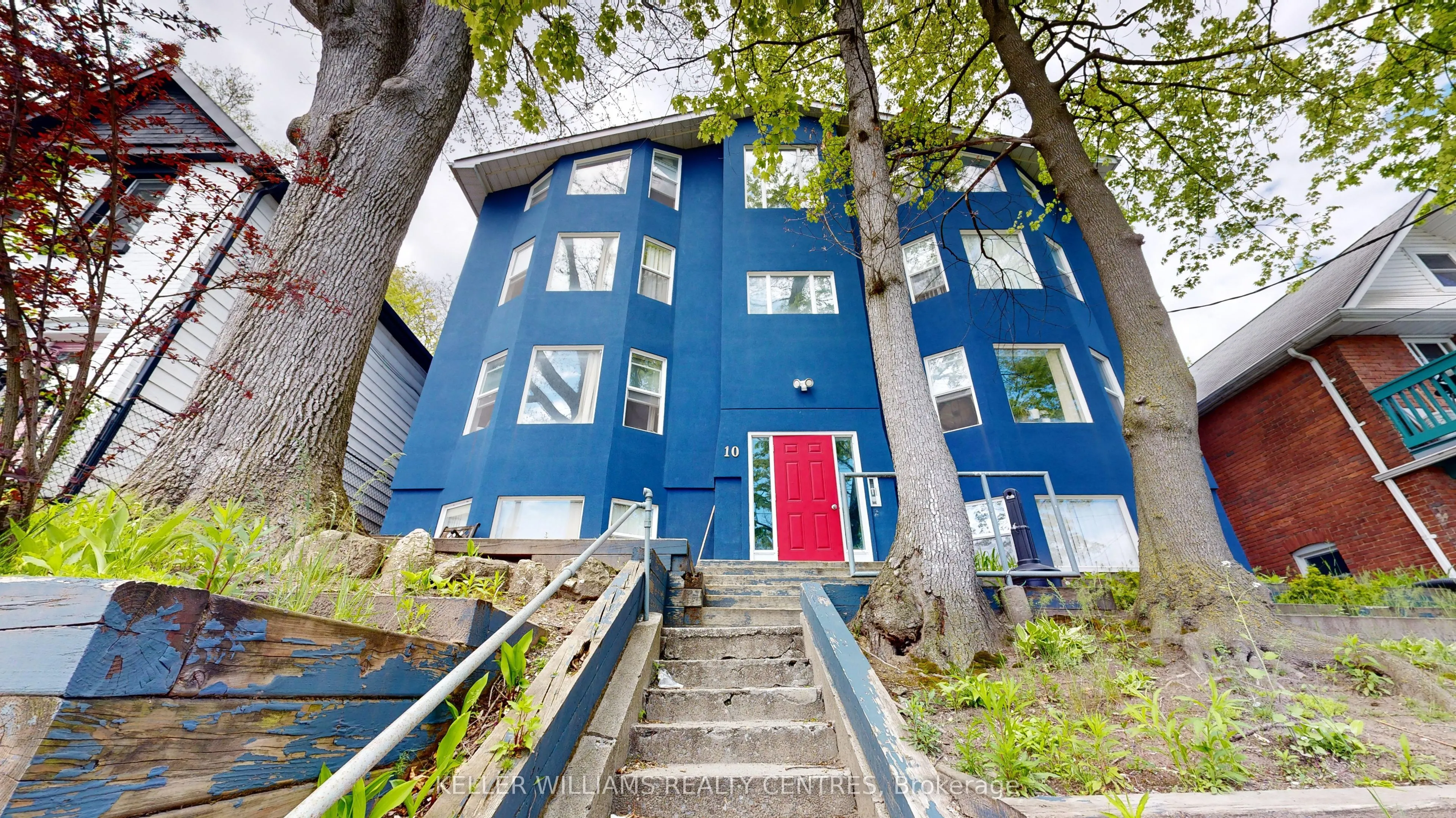 10 Ivy Avenue