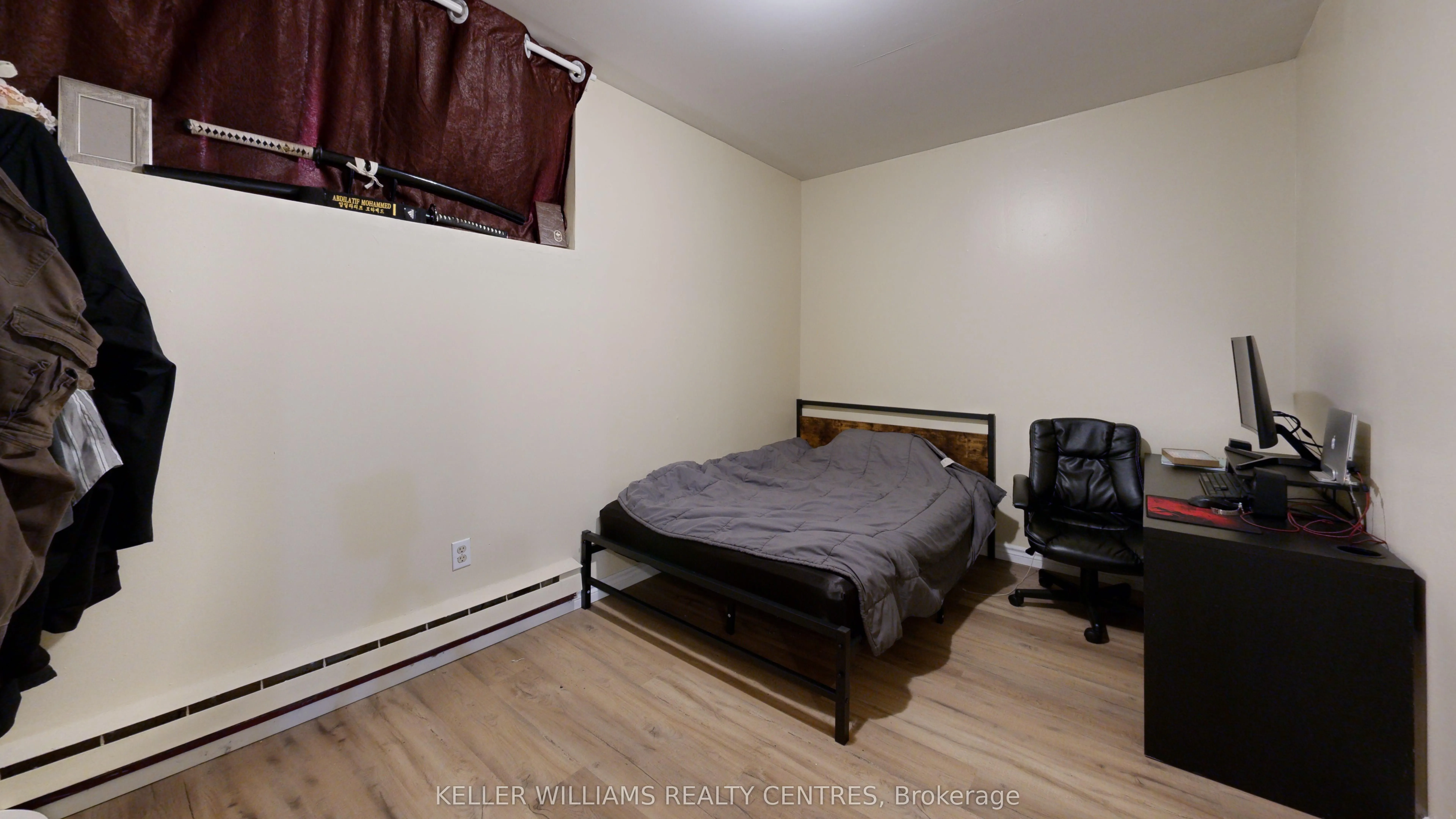 10 Ivy Avenue