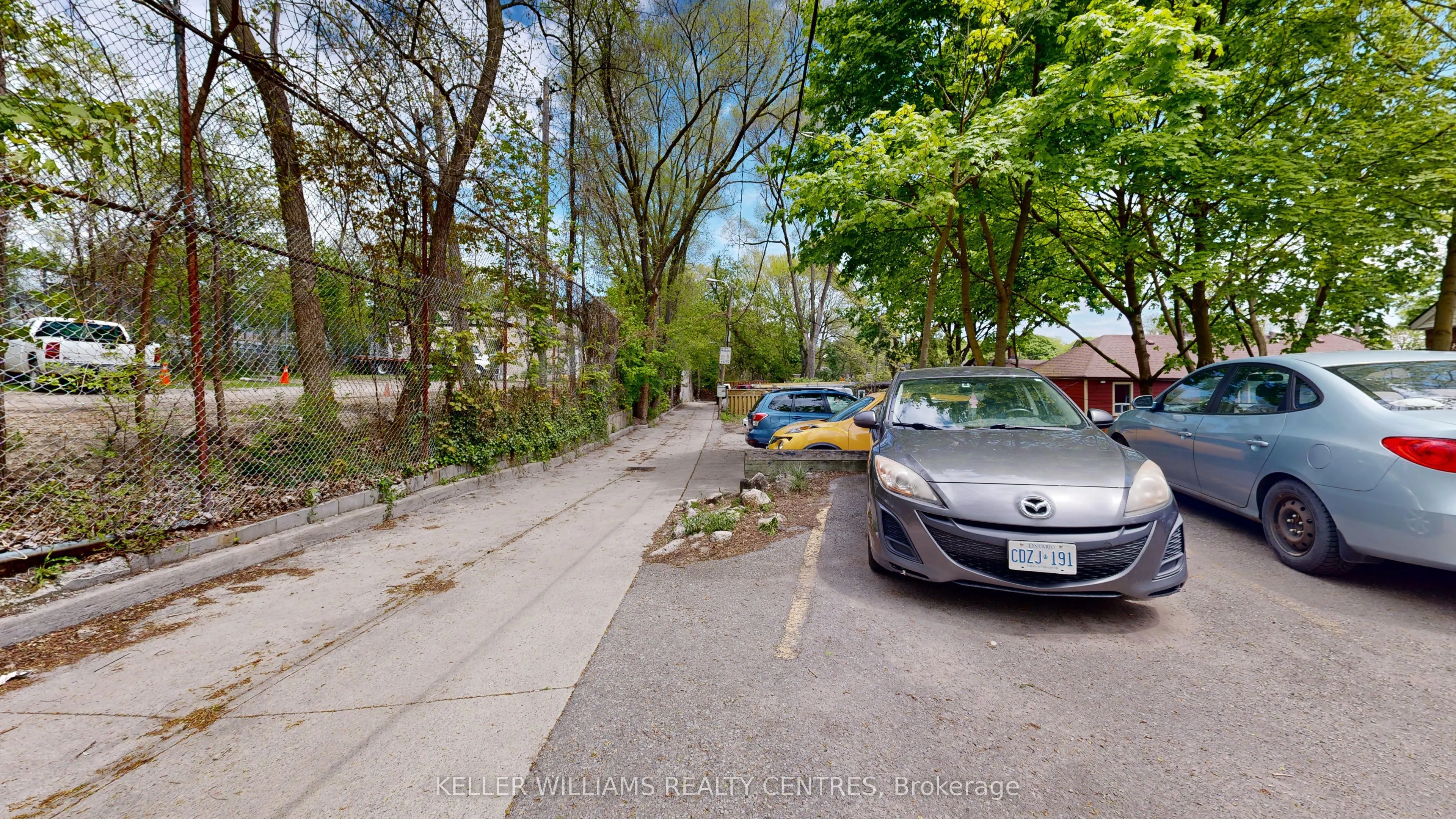 10 Ivy Avenue