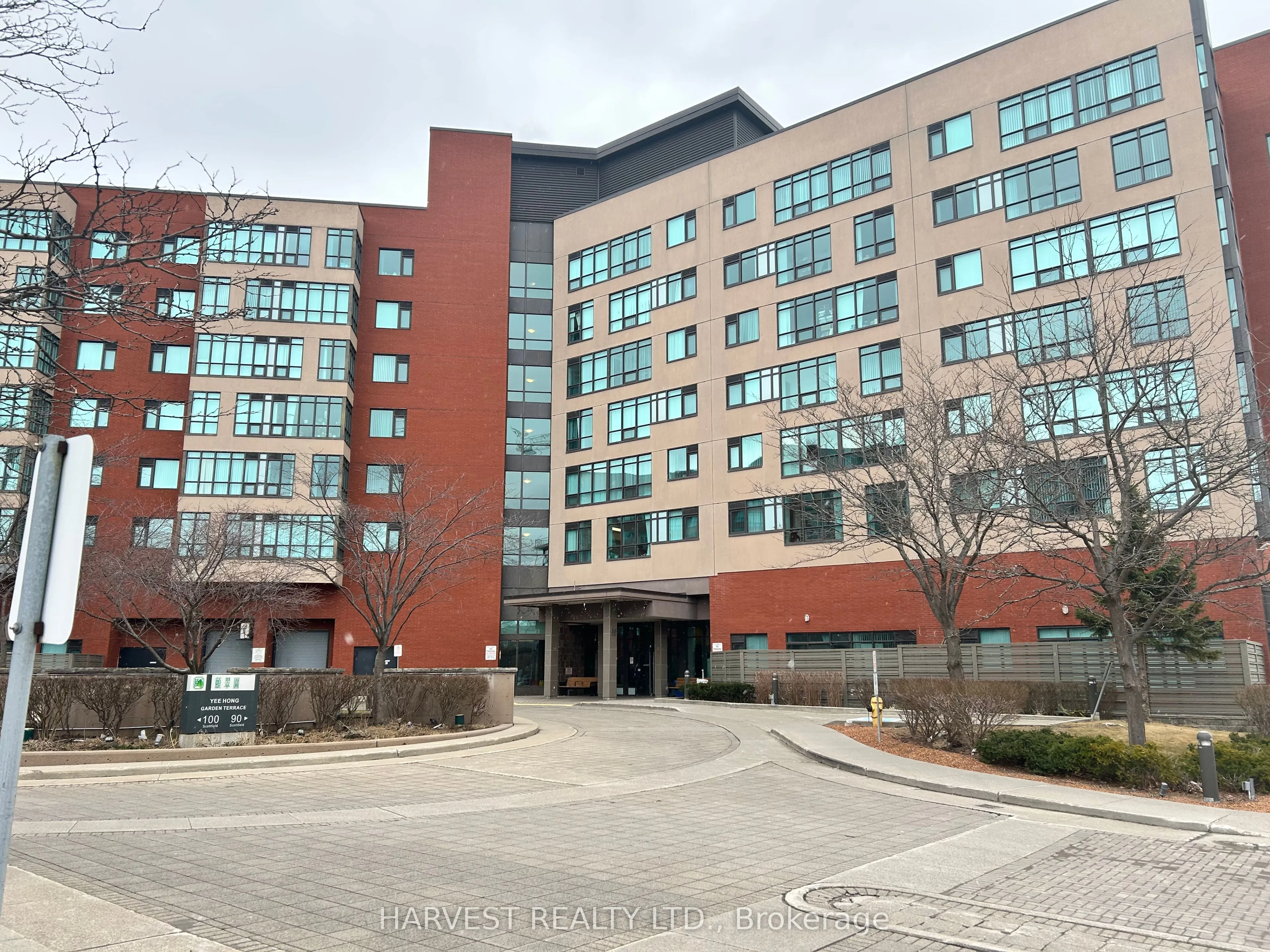 90 SCOTTFIELD Drive, #108