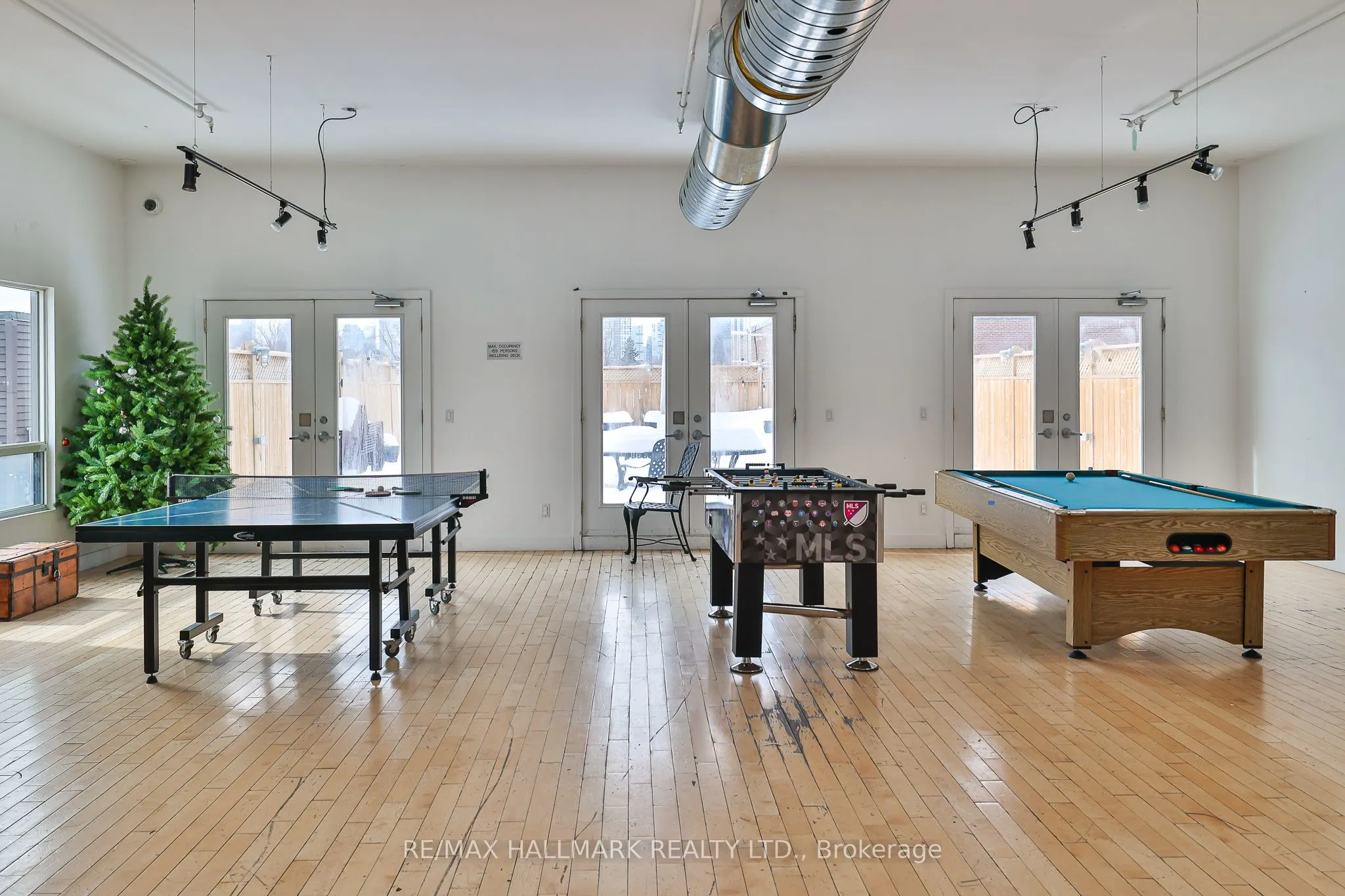 326 Carlaw Avenue, #215