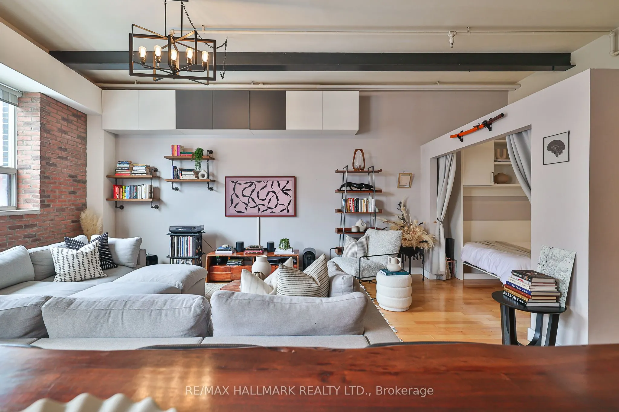 326 Carlaw Avenue, #215