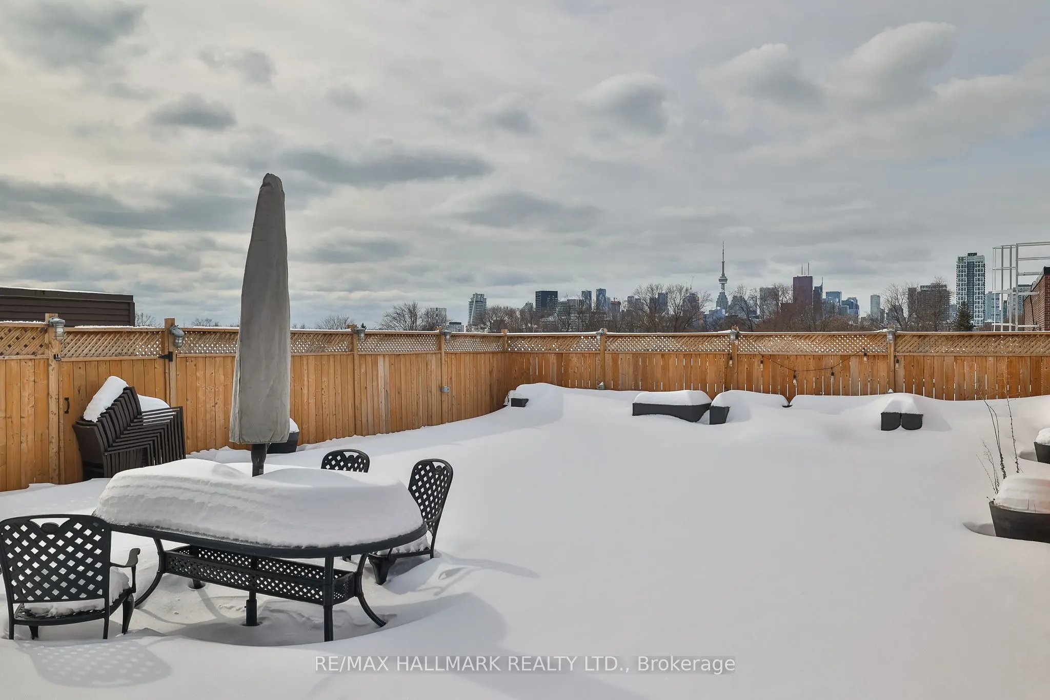 326 Carlaw Avenue, #215